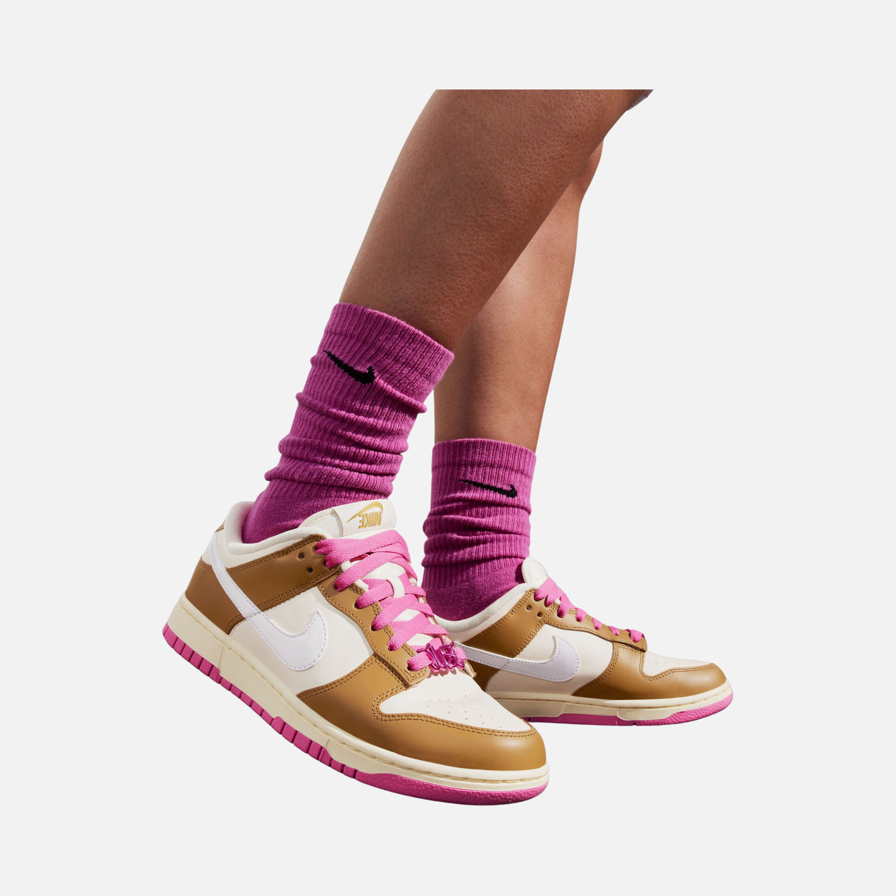 Nike Dunk Low SE ''Holographic Accents & Jewel-Like Hardware'' Kadın Spor Ayakkabı