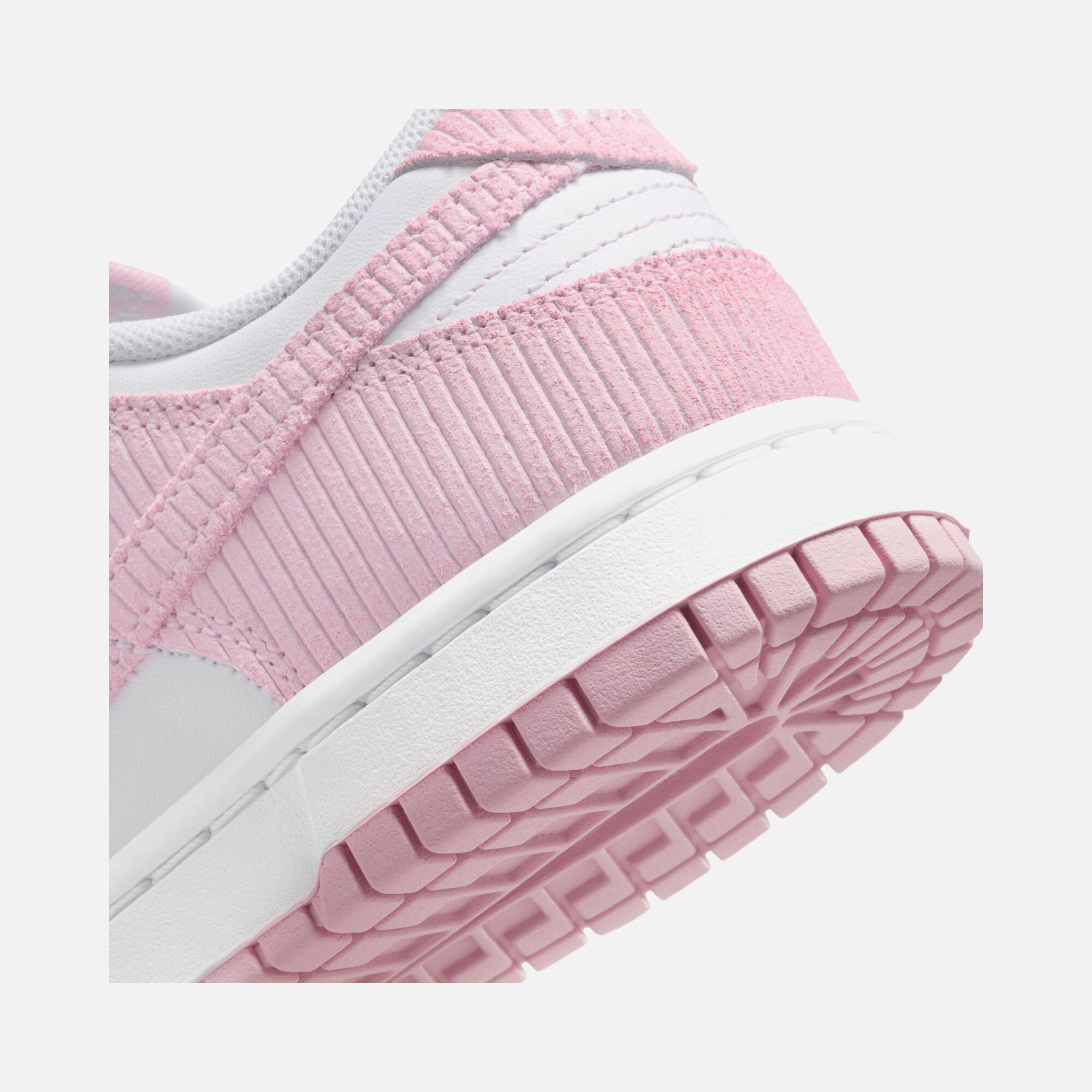 Nike Dunk Low ''Velvety Details'' Kadın Spor Ayakkabı