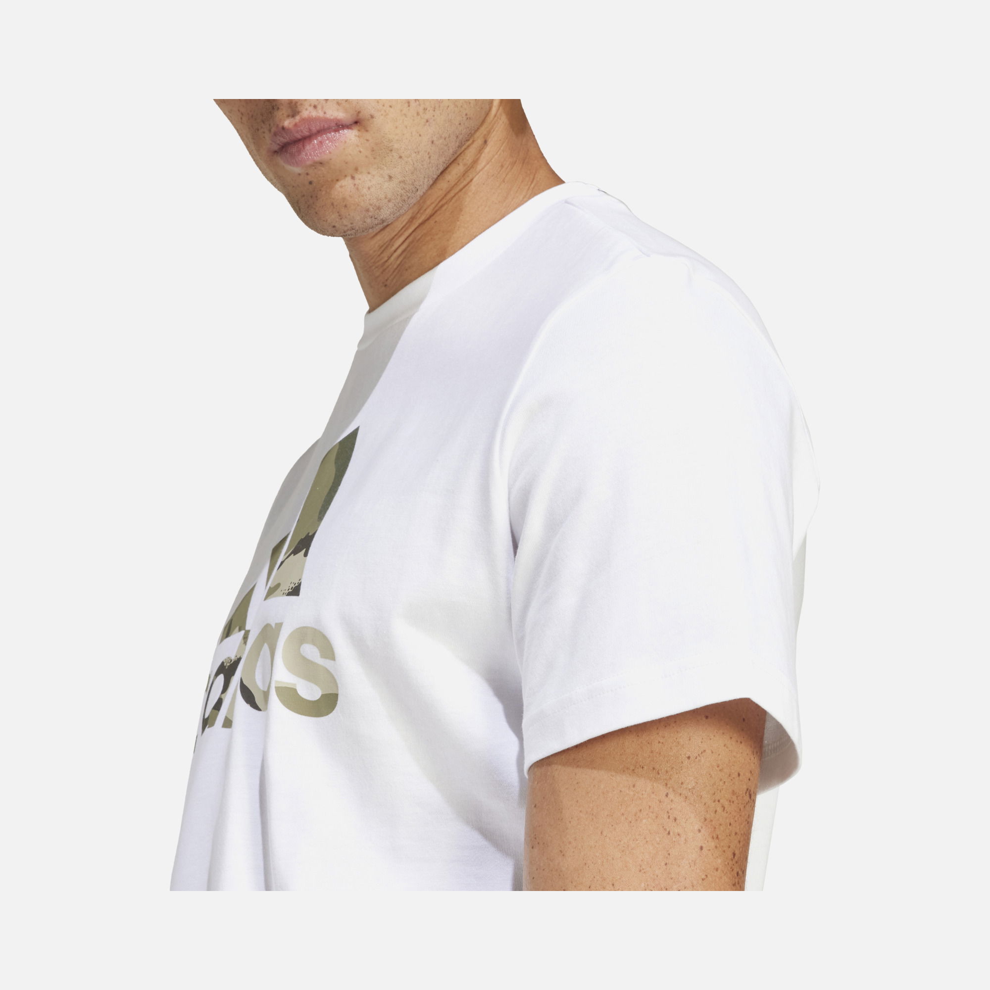 adidas Sportswear Camouflage Badge of Sport Graphic Short-Sleeve Erkek Tişört