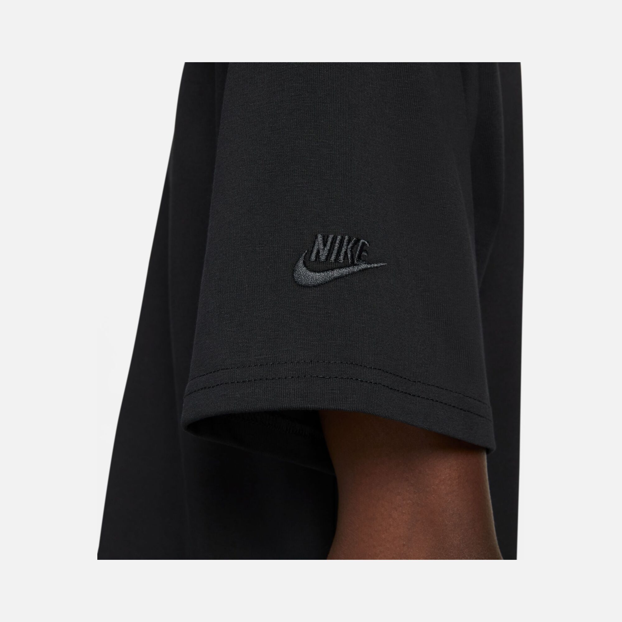 Nike Sportswear Dri-Fit Tech Pack Short-Sleeve Erkek Tişört