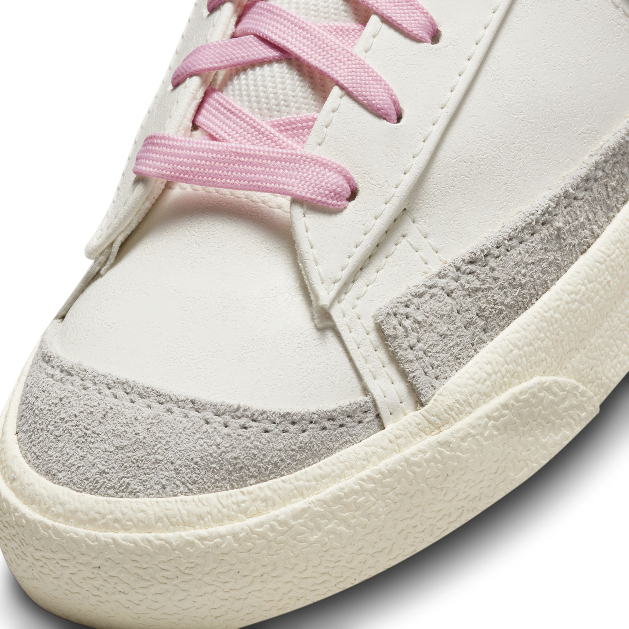 Nike Blazer Mid '77 Premium Erkek Spor Ayakkabı