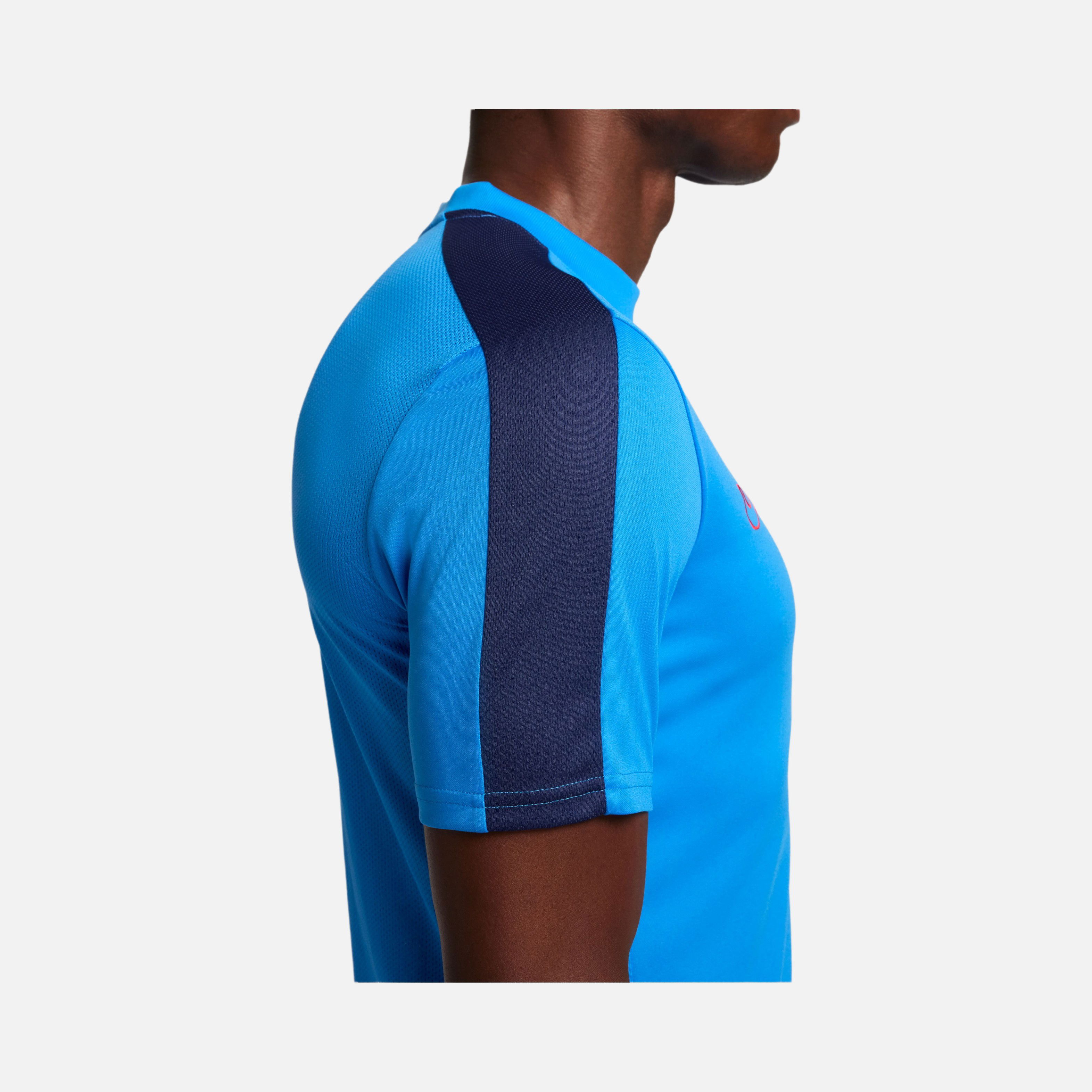 Nike Dri-Fit Academy Smooth Knit Global Football Training Short-Sleeve Erkek Tişört