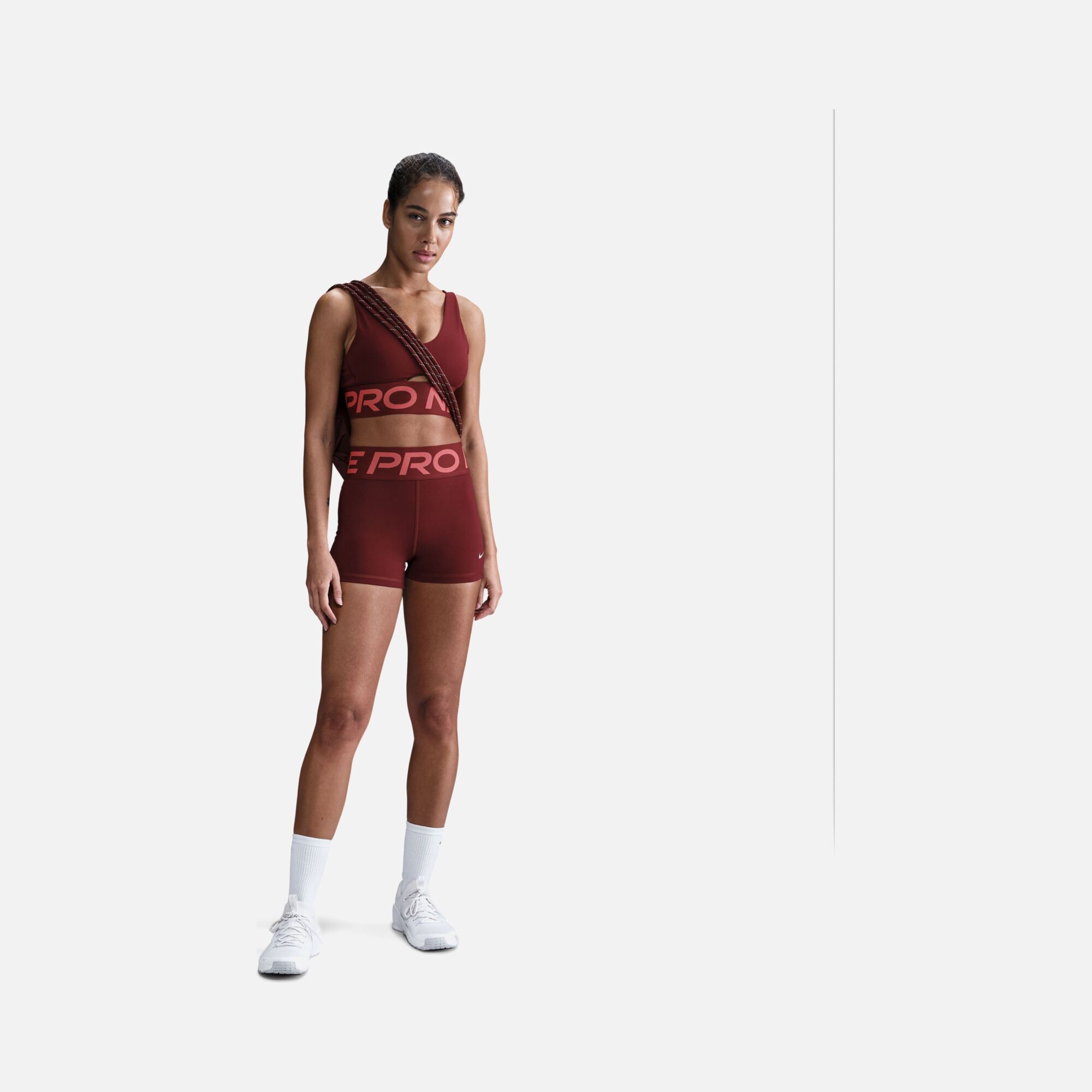 Nike Pro Indy Plunge Medium-Support Padded Training Kadın Bra