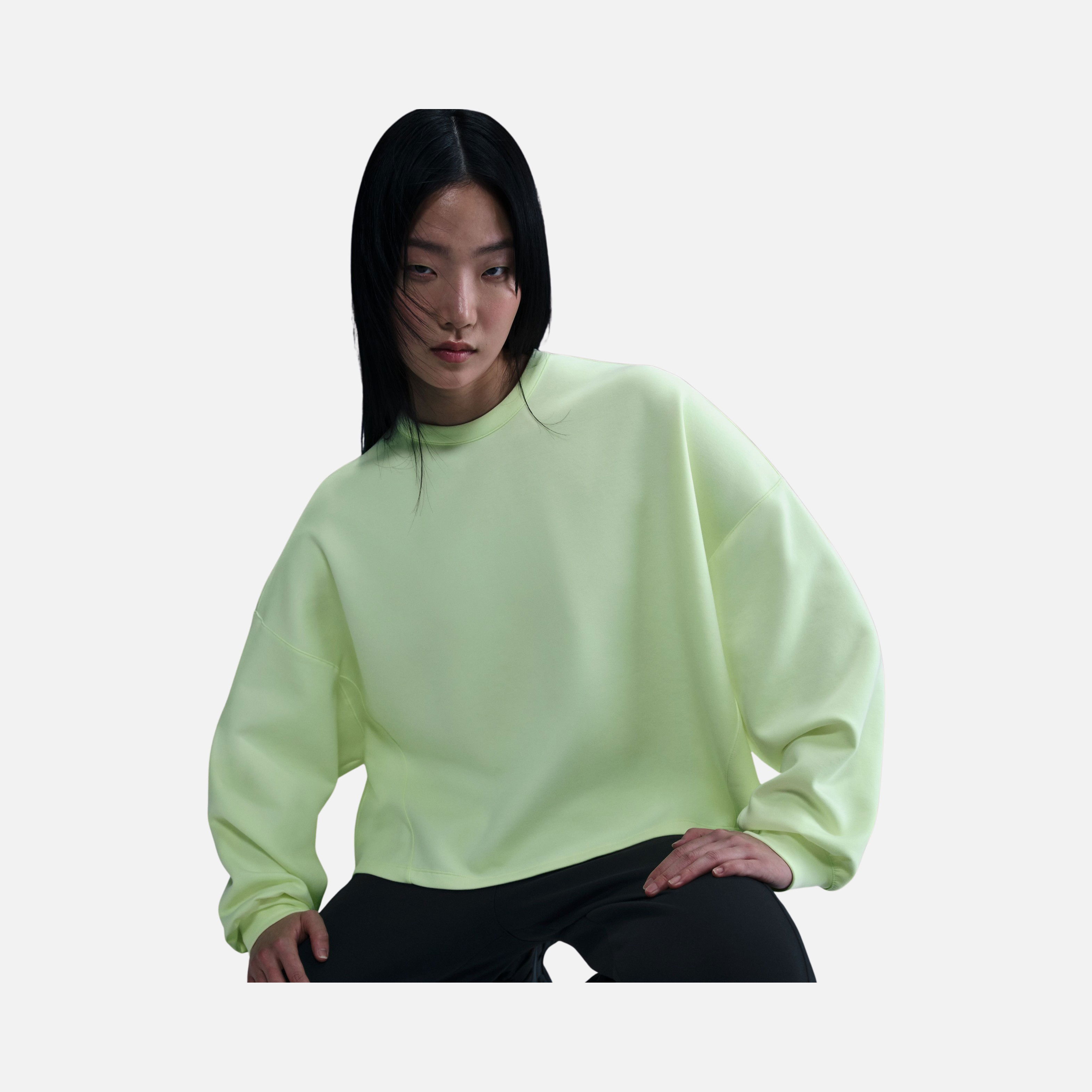 Nike 24.7 Dri-Fit Soft Knit Extra Loose Cut Crew Training Kadın Sweatshirt