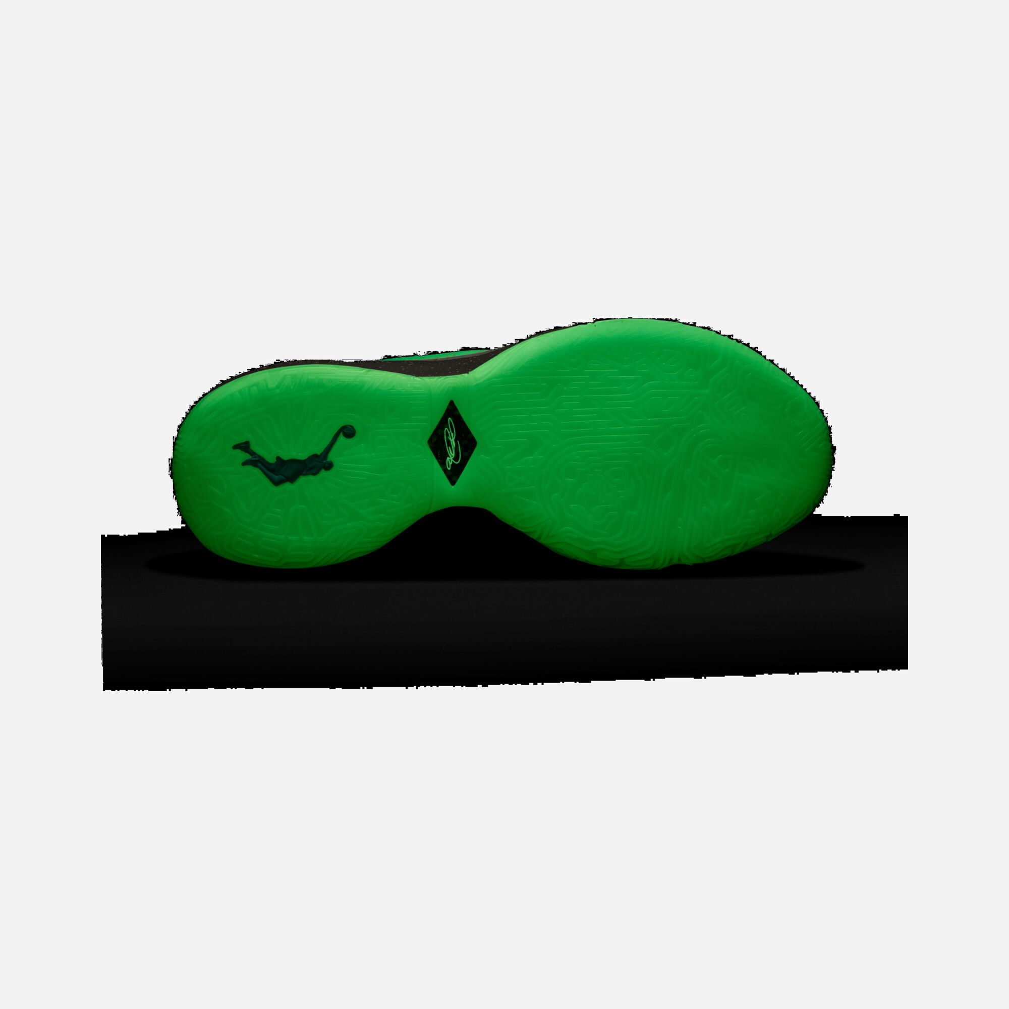 Nike LeBron XX Suede Erkek Basketbol Ayakkabısı