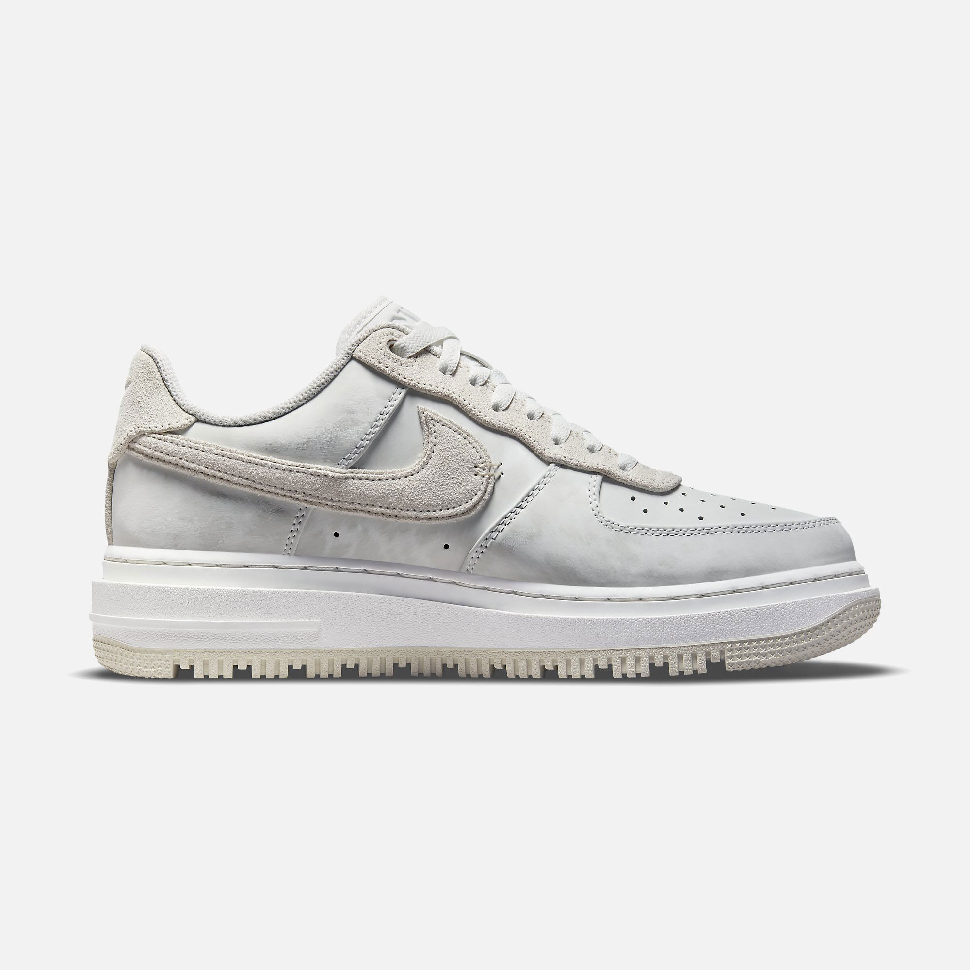 Nike Air Force 1 LUXE CO Erkek Spor Ayakkabı