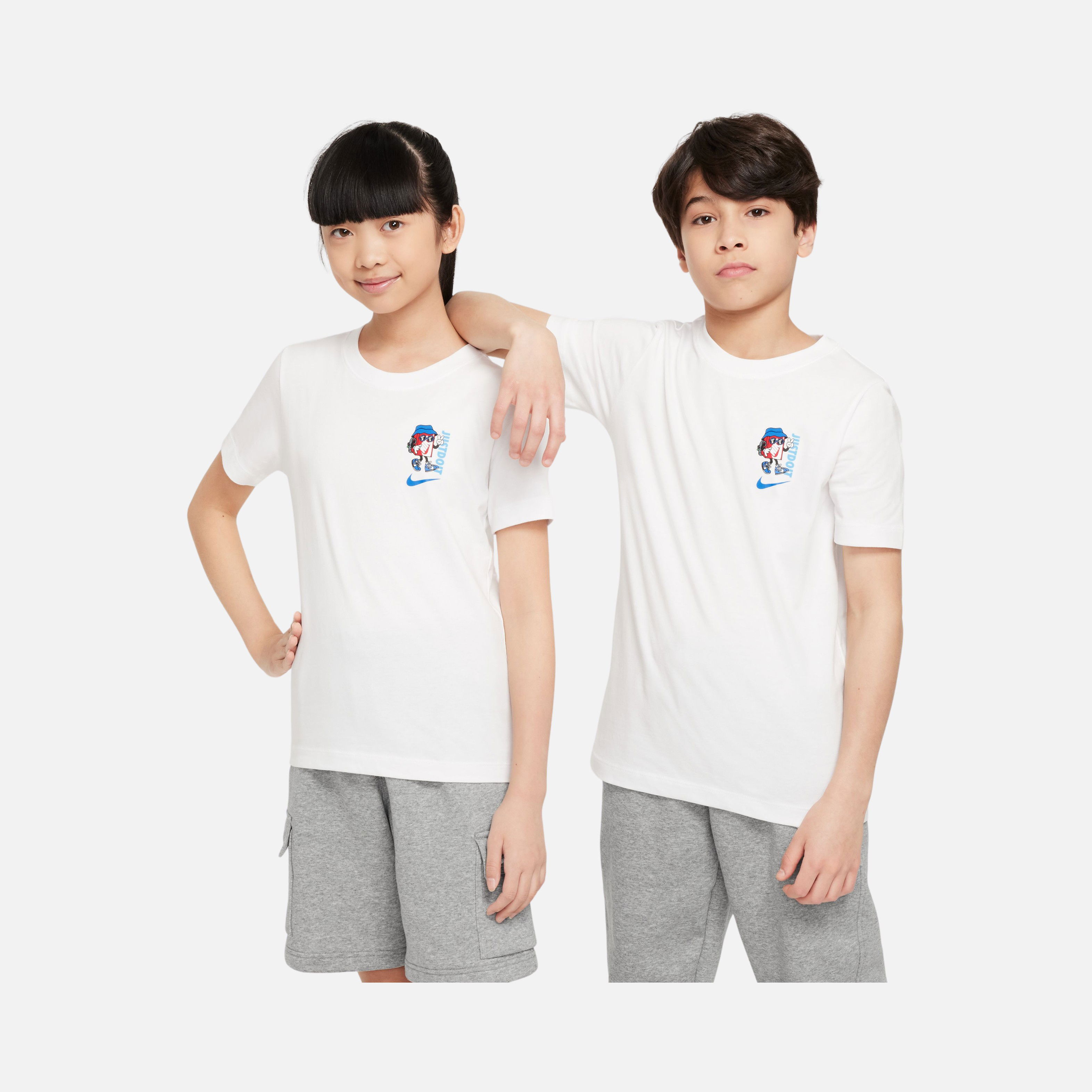 Nike Sportswear Boxy 2 Just Do It Graphic Short-Sleeve Çocuk Tişört