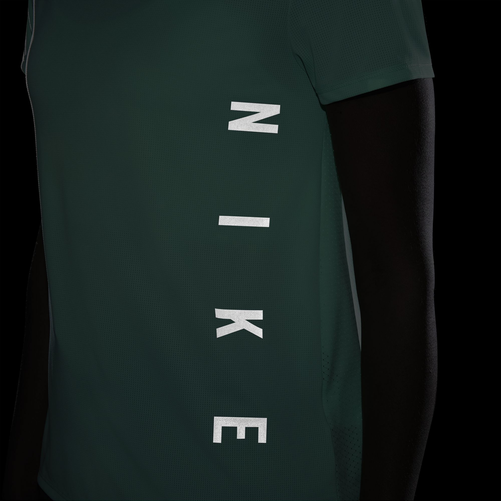 Nike Miler Run Division Short-Sleeve Running Kadın Tişört