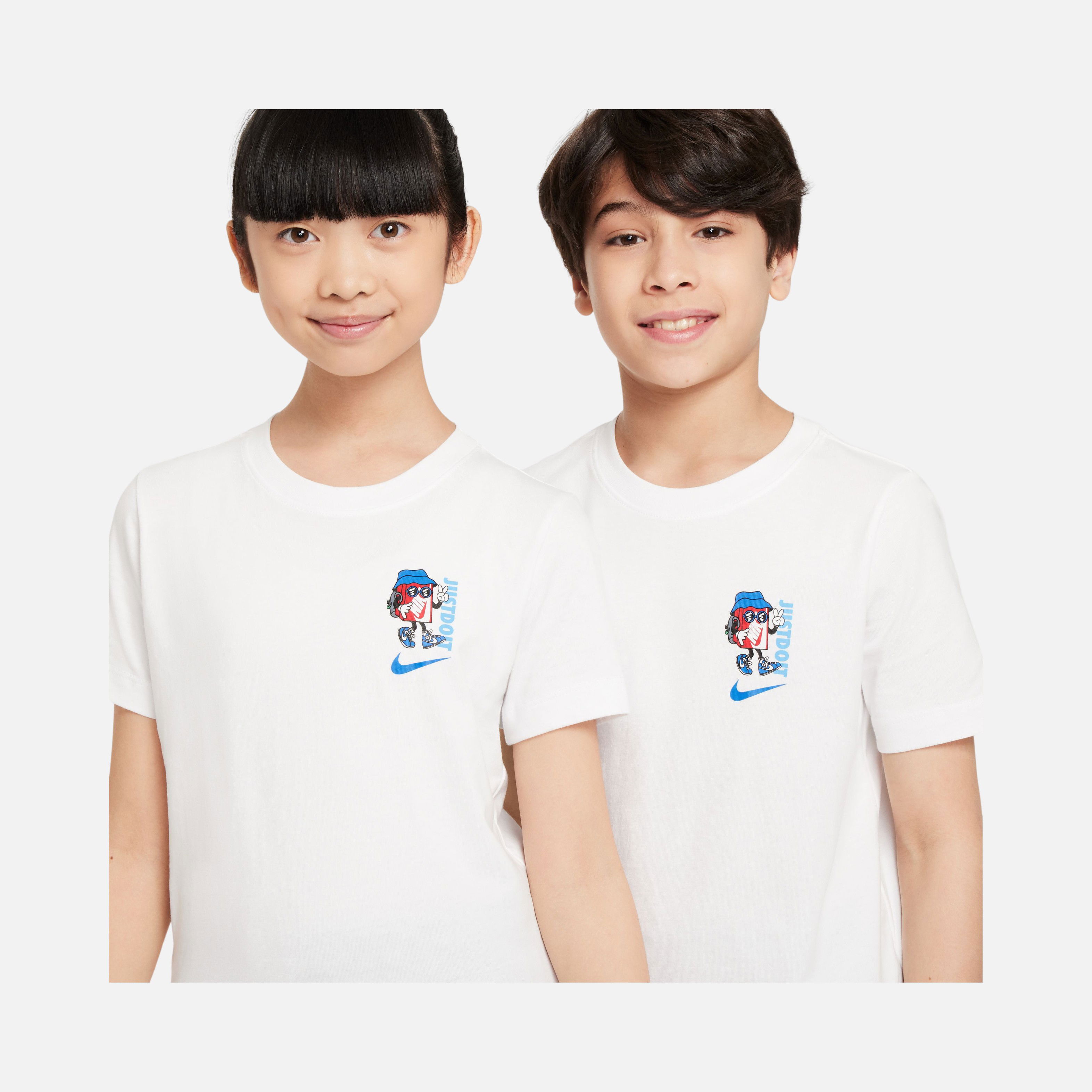 Nike Sportswear Boxy 2 Just Do It Graphic Short-Sleeve Çocuk Tişört