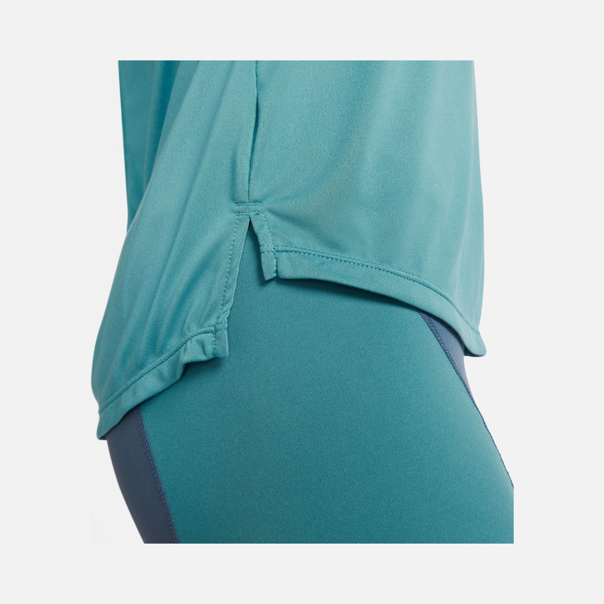 Nike Dri-Fit One Elastika Standard Fit Kadın Atlet