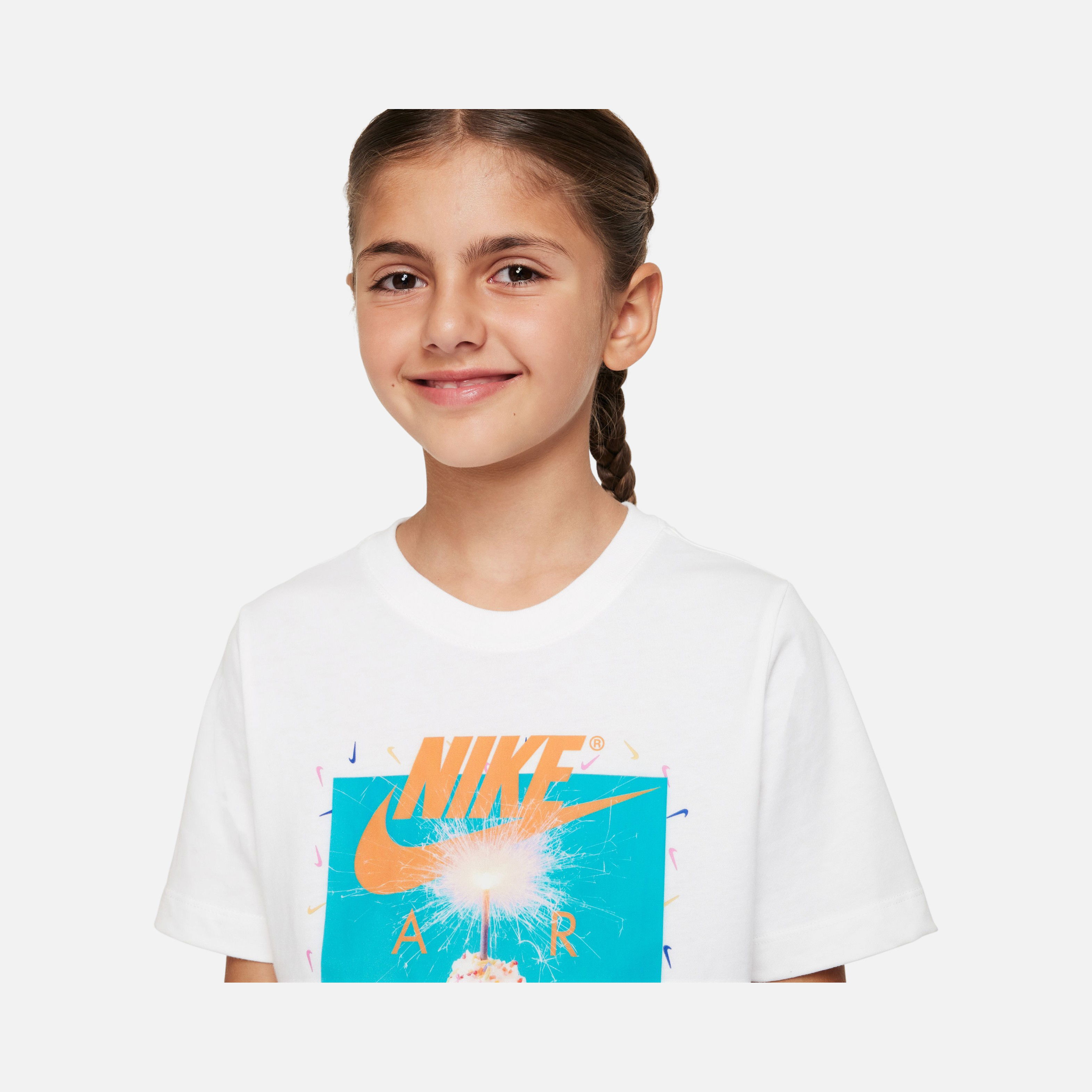 Nike Sportswear Photo 1 Graphic Short-Sleeve Çocuk Tişört