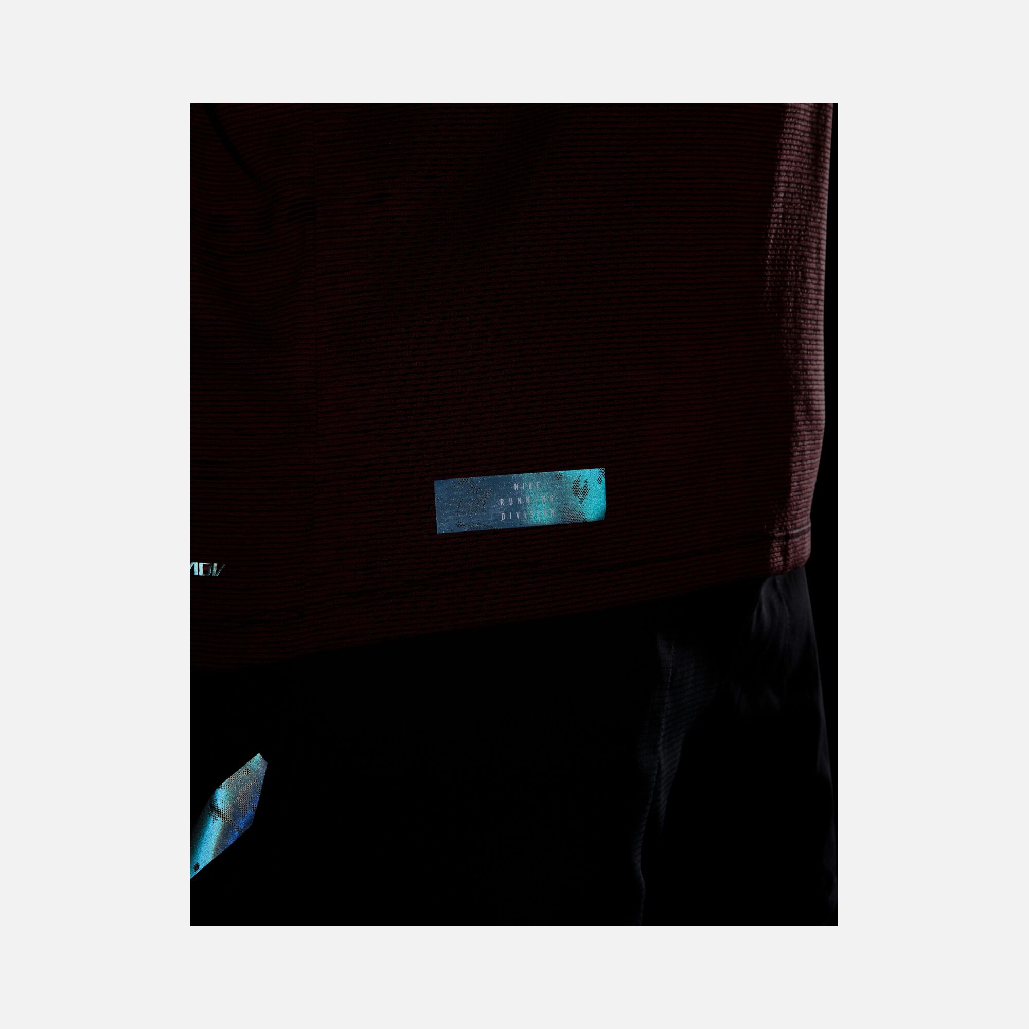 Nike Dri-Fit ADV Run Division Techknit Running Short-Sleeve Erkek Tişört