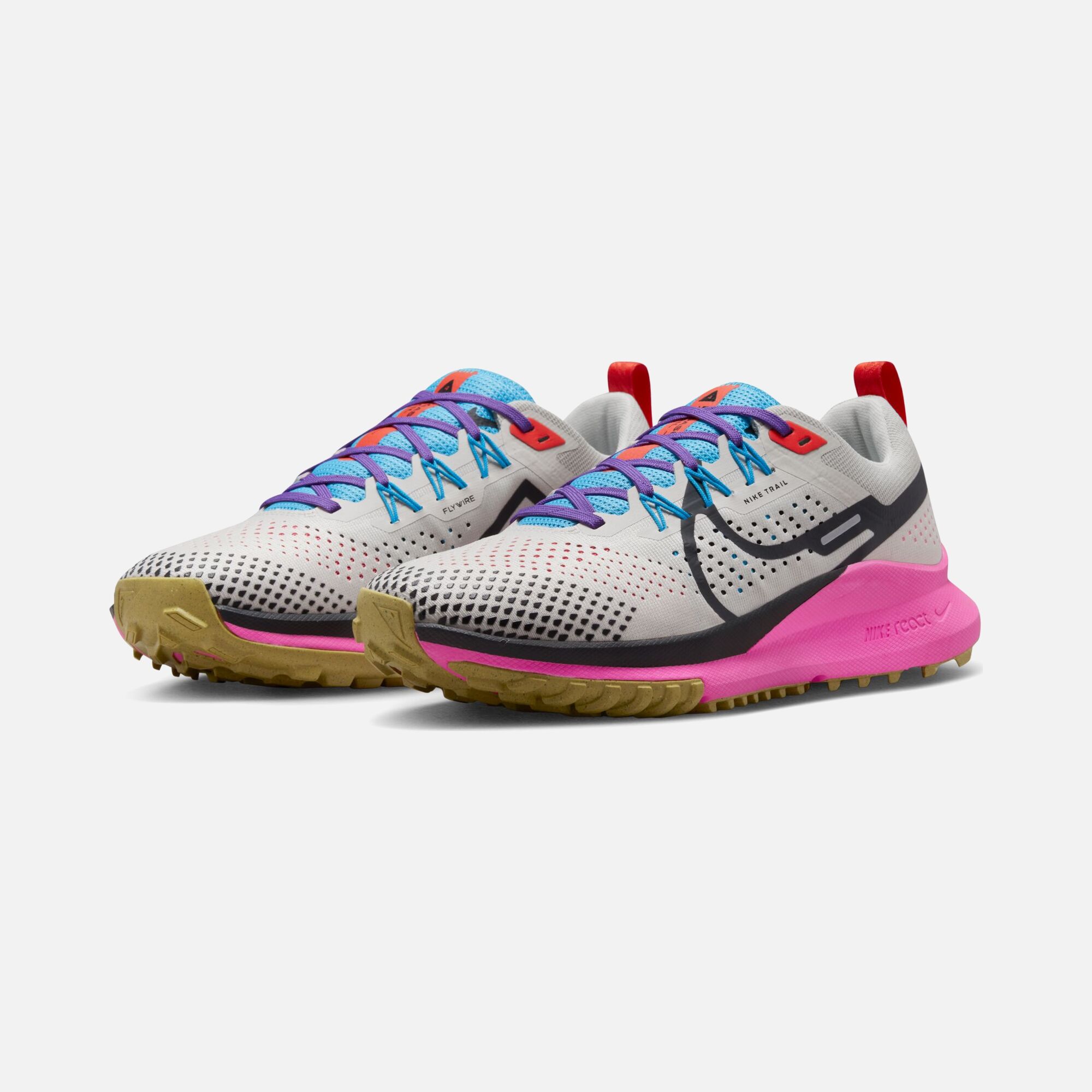 Nike Pegasus Trail 4 Running Kadın Spor Ayakkabı
