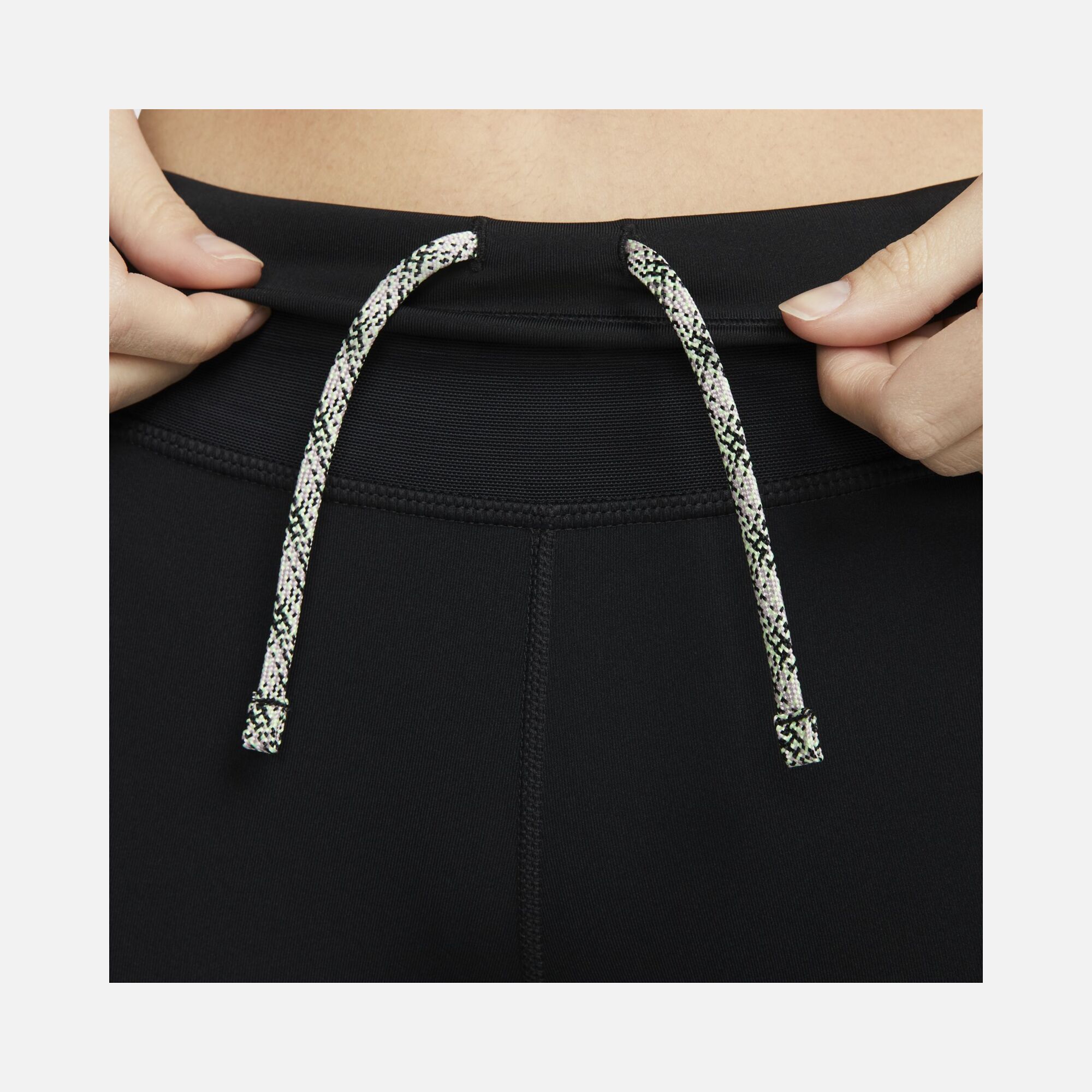 Nike Dri-Fit Epic Luxe Trail Running Kadın Şort