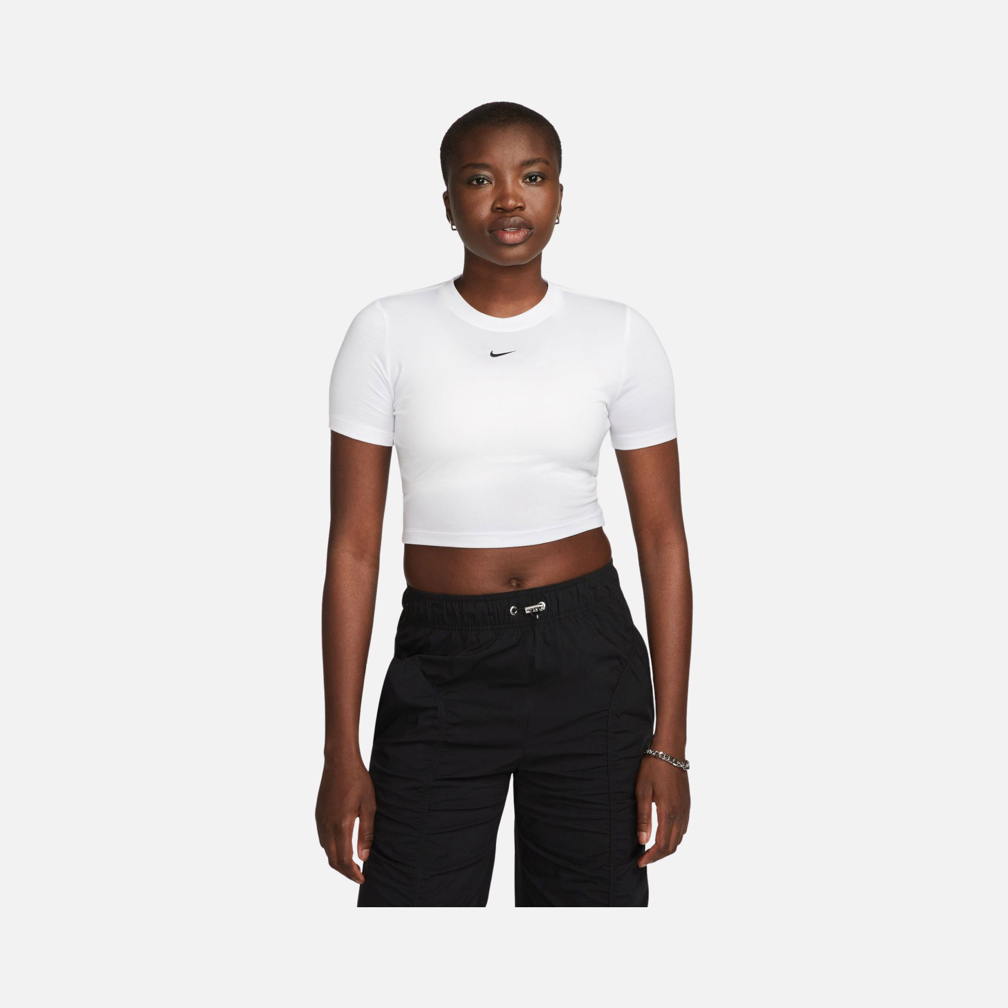 Nike Sportswear Essential Slim-Fit Cropped Short-Sleeve Kadın Tişört