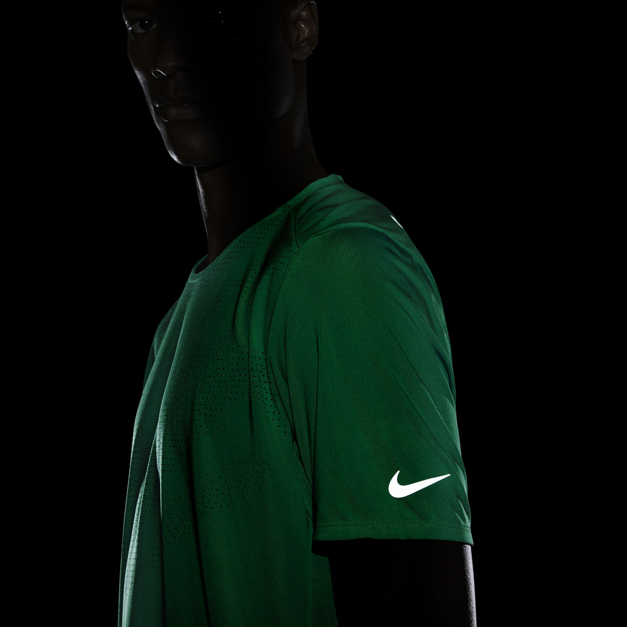 Nike Dri-Fit Run Division Rise 365 FW21 Short-Sleeve Erkek Tişört