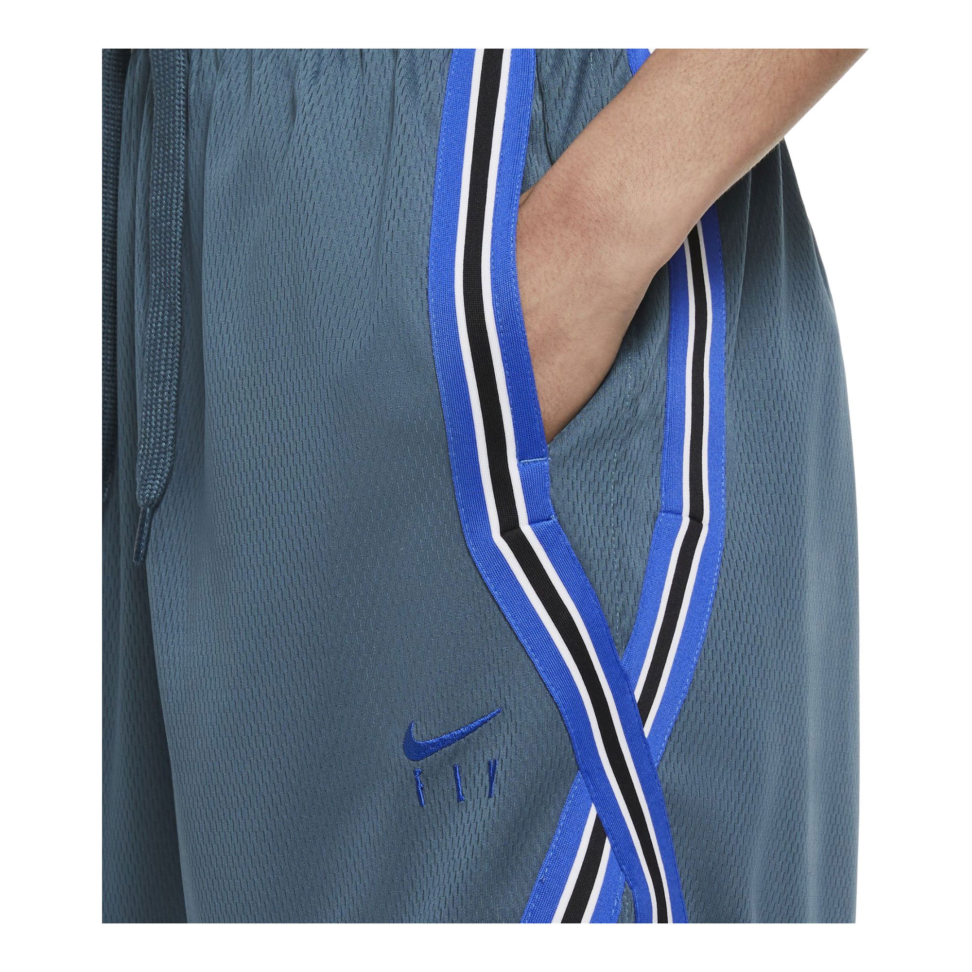 Nike Dri-Fit Swoosh Fly Basketball Kadın Şort
