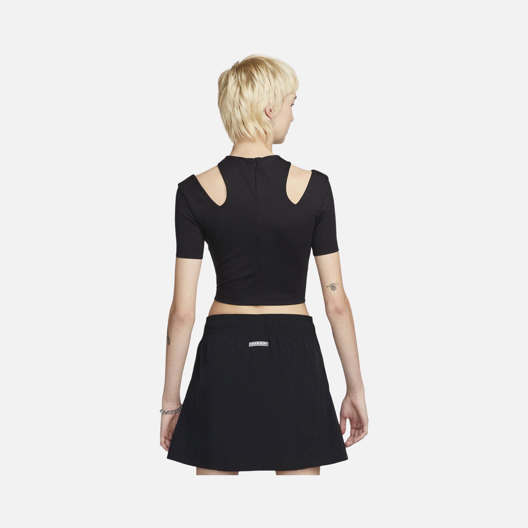 Nike Sportswear Essentials Short-Sleeve Cut-Out Kadın Tişört