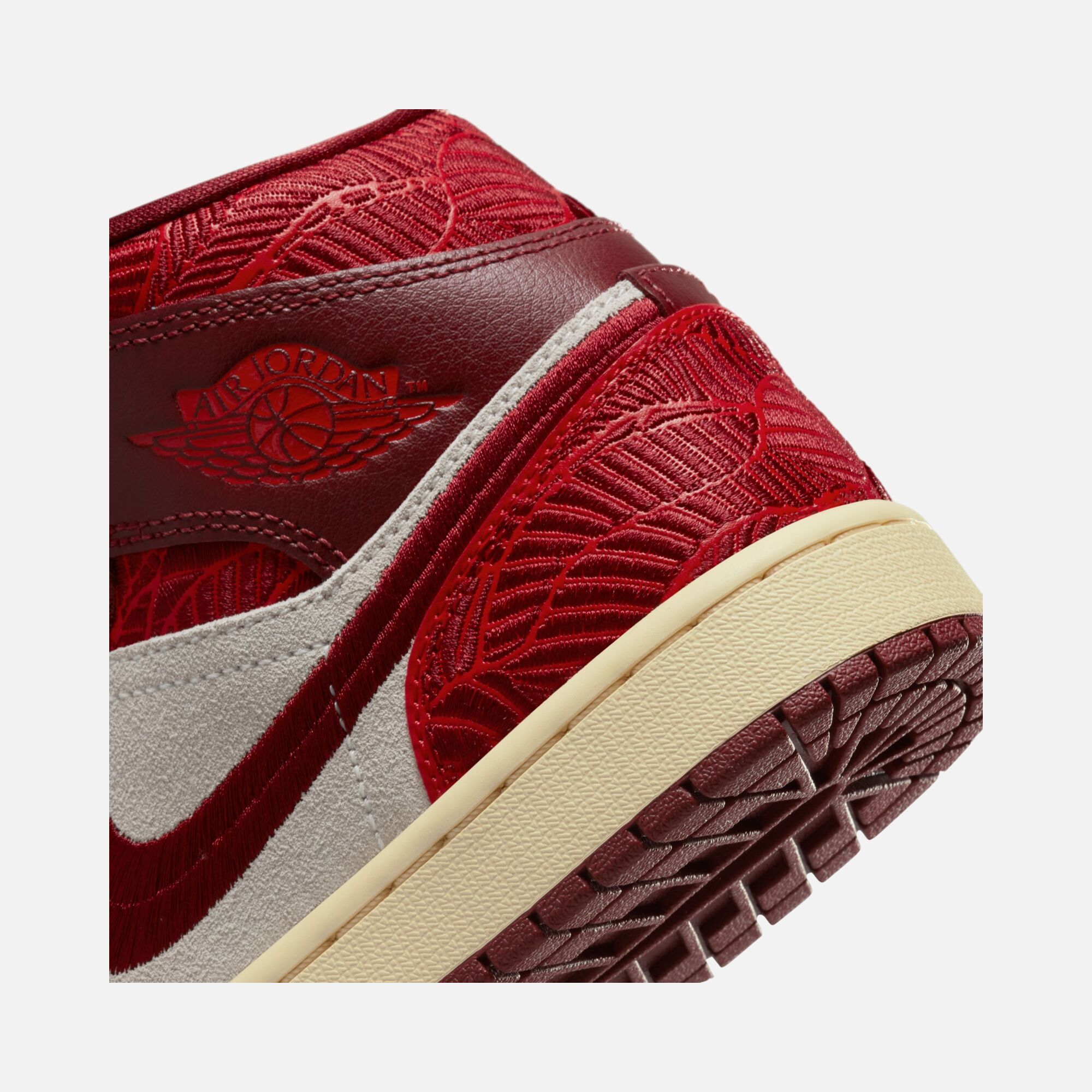 Nike Air Jordan 1 Mid SE "Tiki Leaf" Kadın Spor Ayakkabı