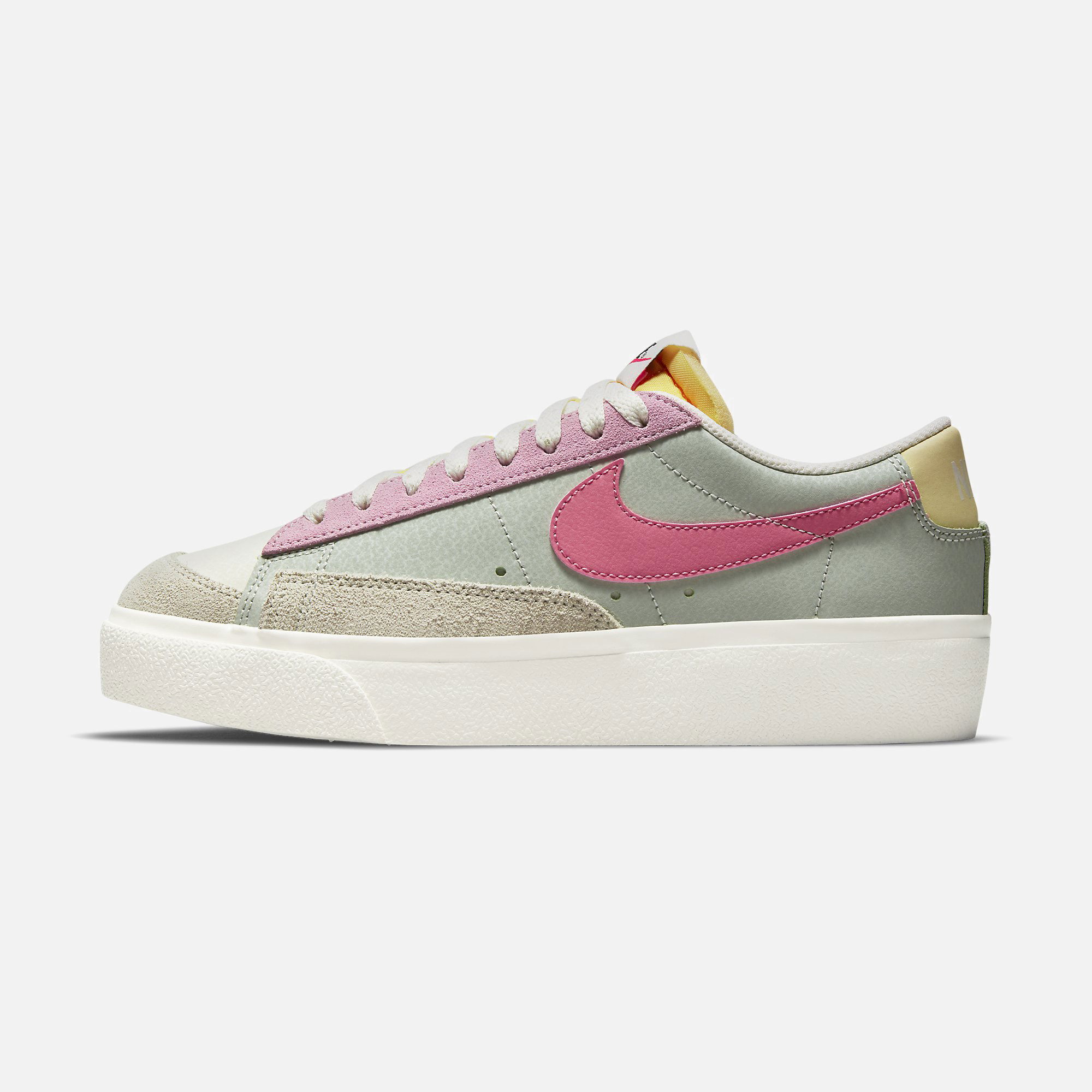 Nike Blazer Low Platform CO Kadın Spor Ayakkabı