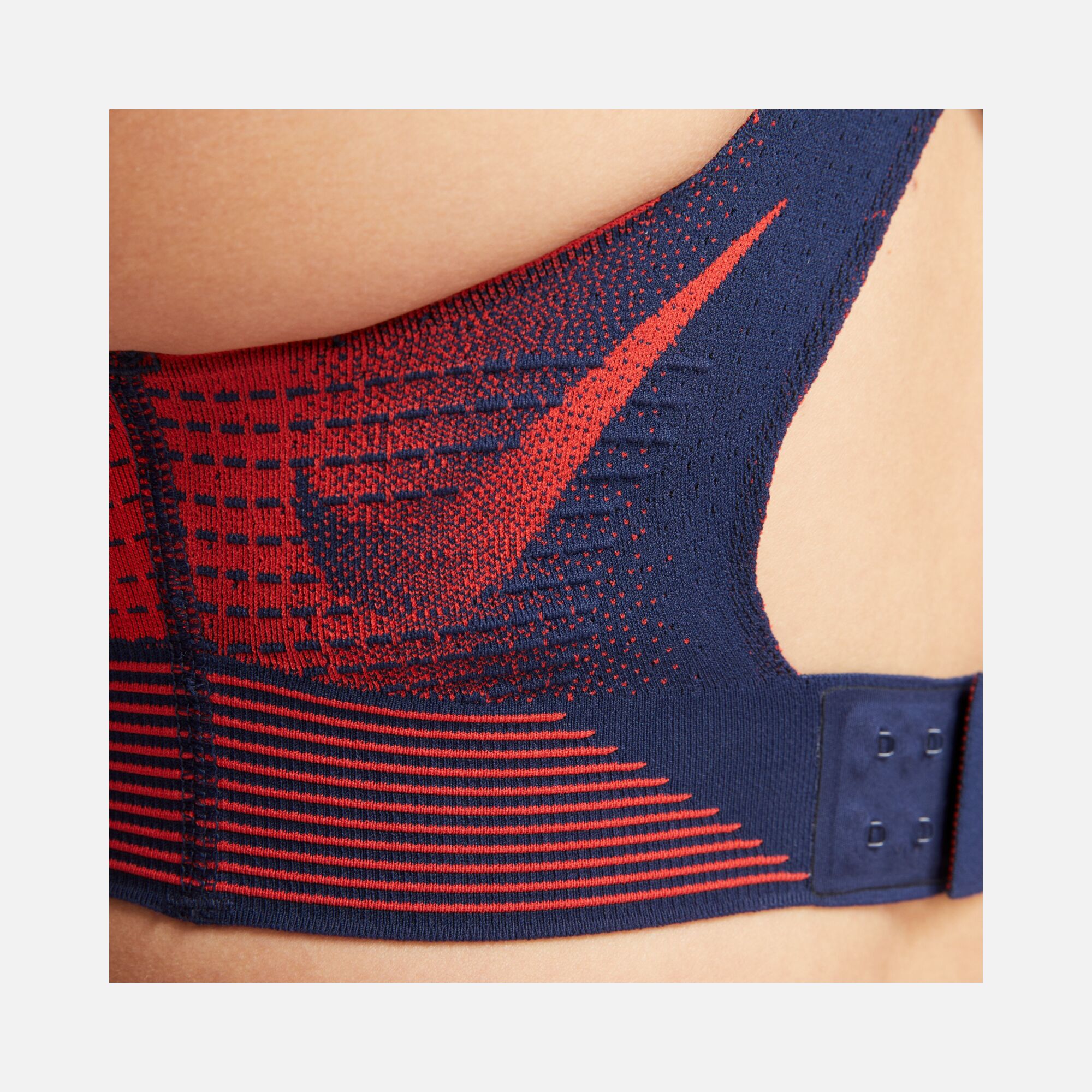 Nike Swoosh Flyknit High-Support Non-Padded Training Kadın Bra