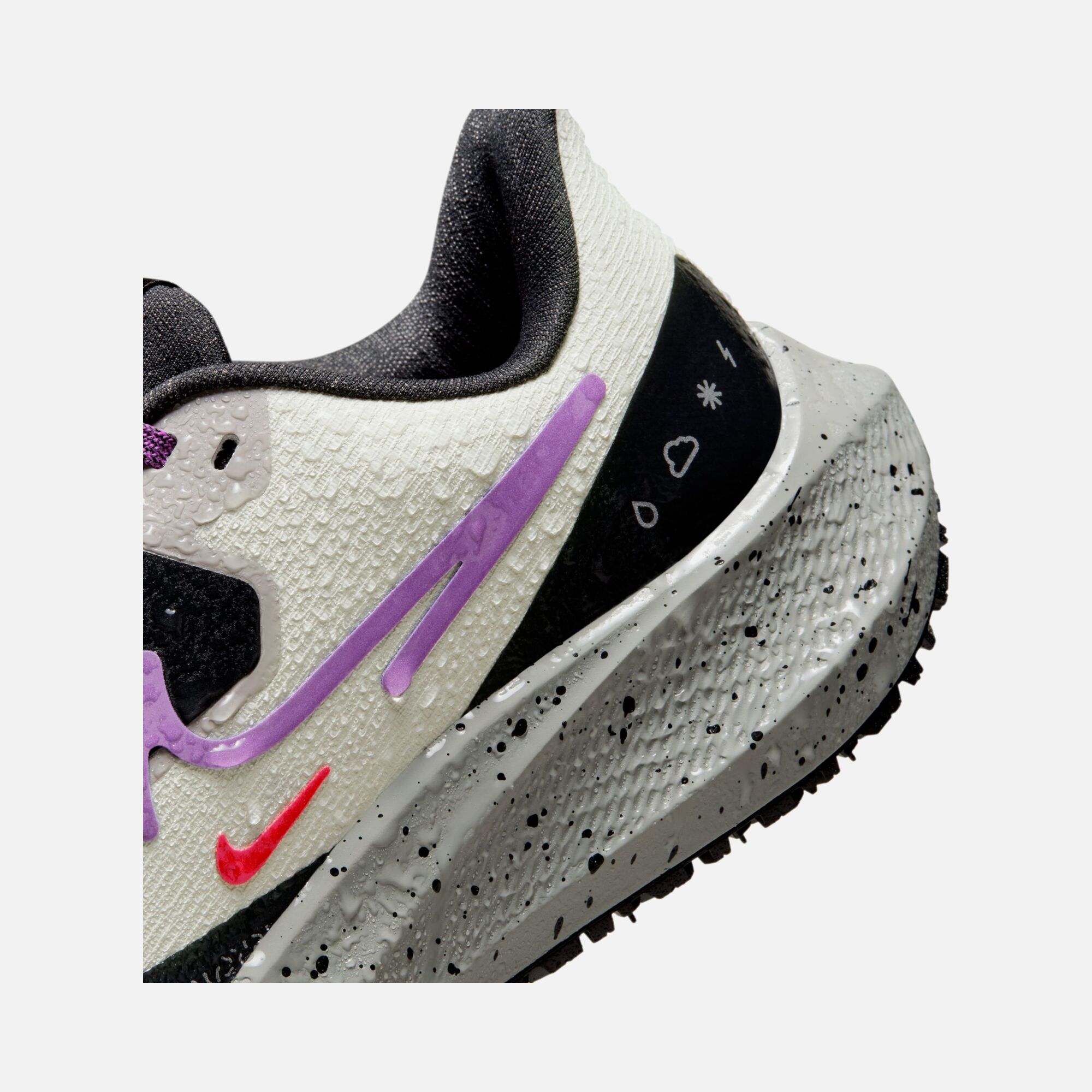 Nike Air Zoom Pegasus 39 Shield Weatherised Road Running Kadın Spor Ayakkabı