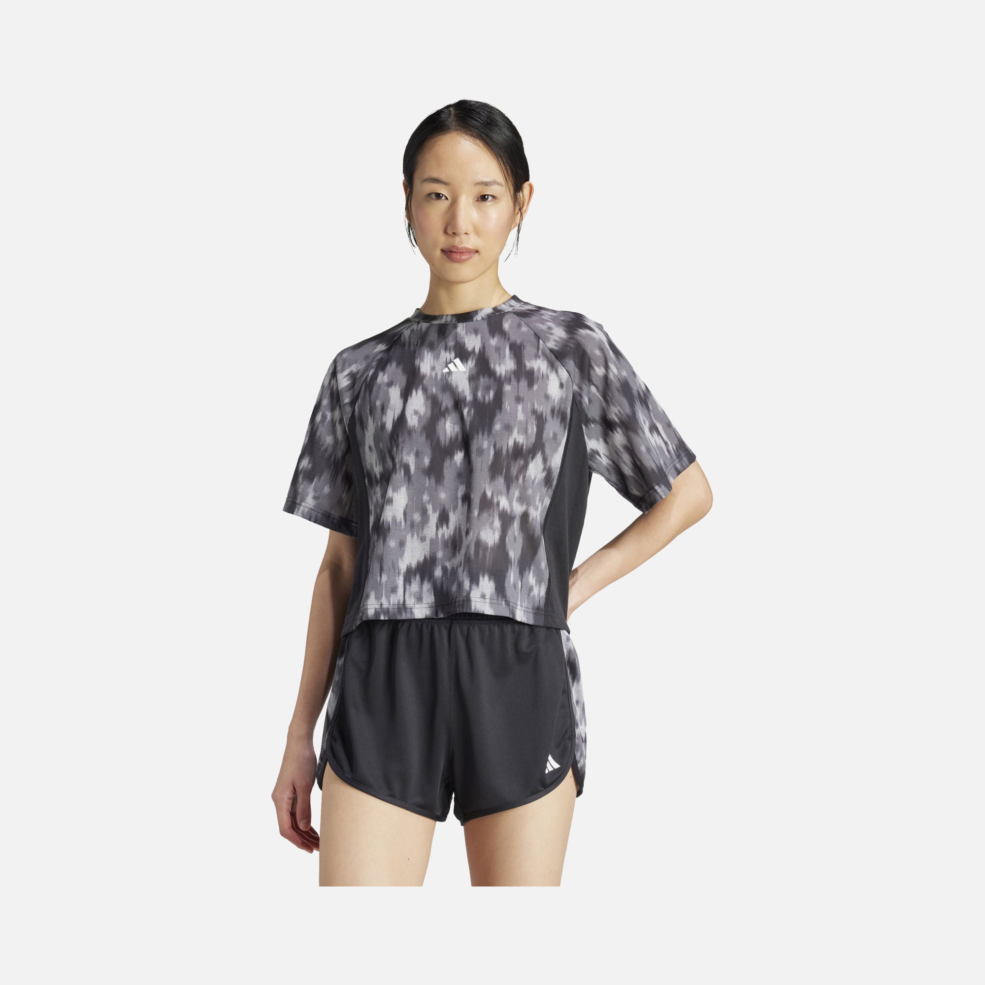 adidas AEROREADY Allover Print Flower Performance Training Short-Sleeve Kadın Tişört