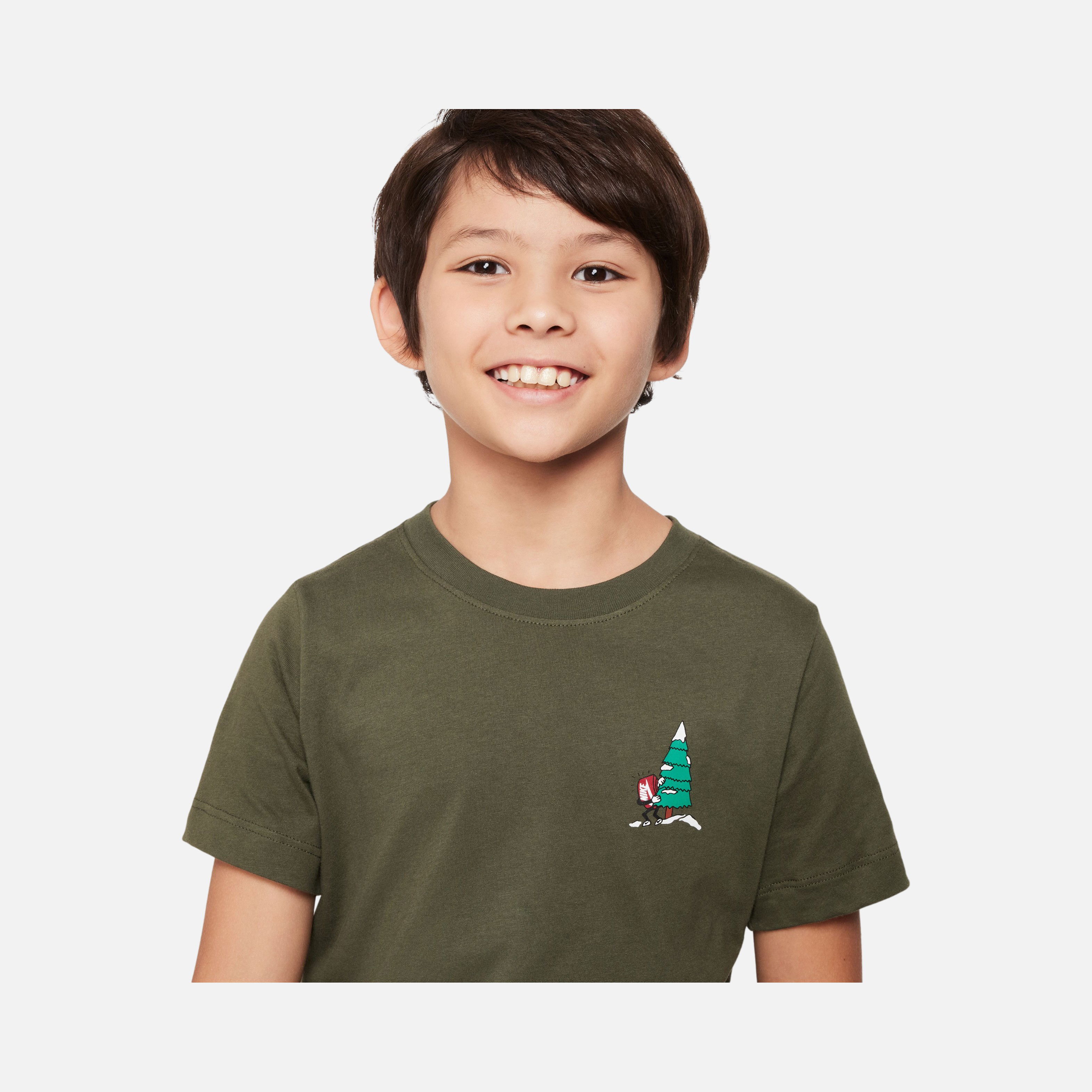 Nike Sportswear Boxy ''Snowy Day Spirit Graphic'' Short-Sleeve (Boys') Çocuk Tişört