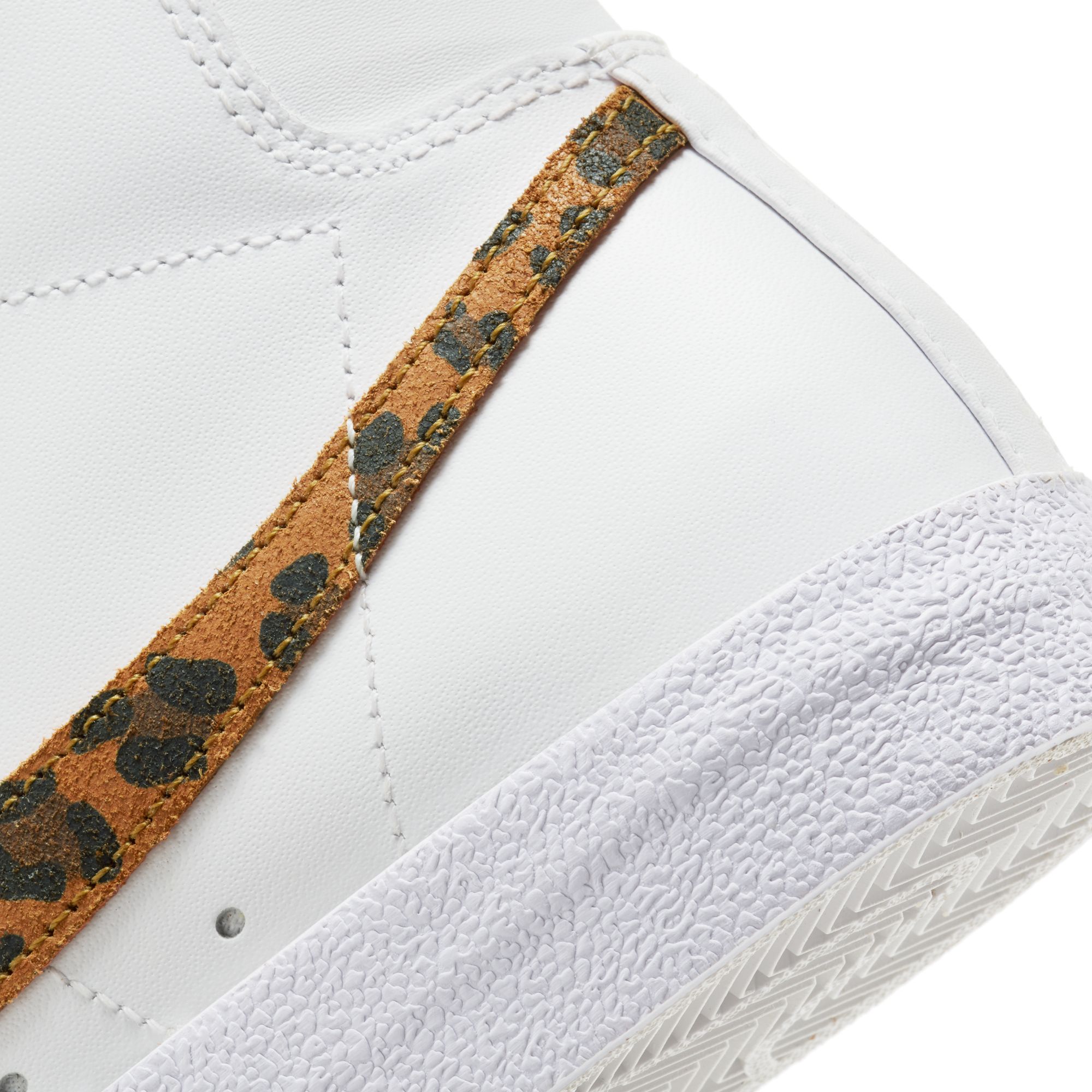Nike Blazer Mid '77 SE Leopard Kadın Spor Ayakkabı