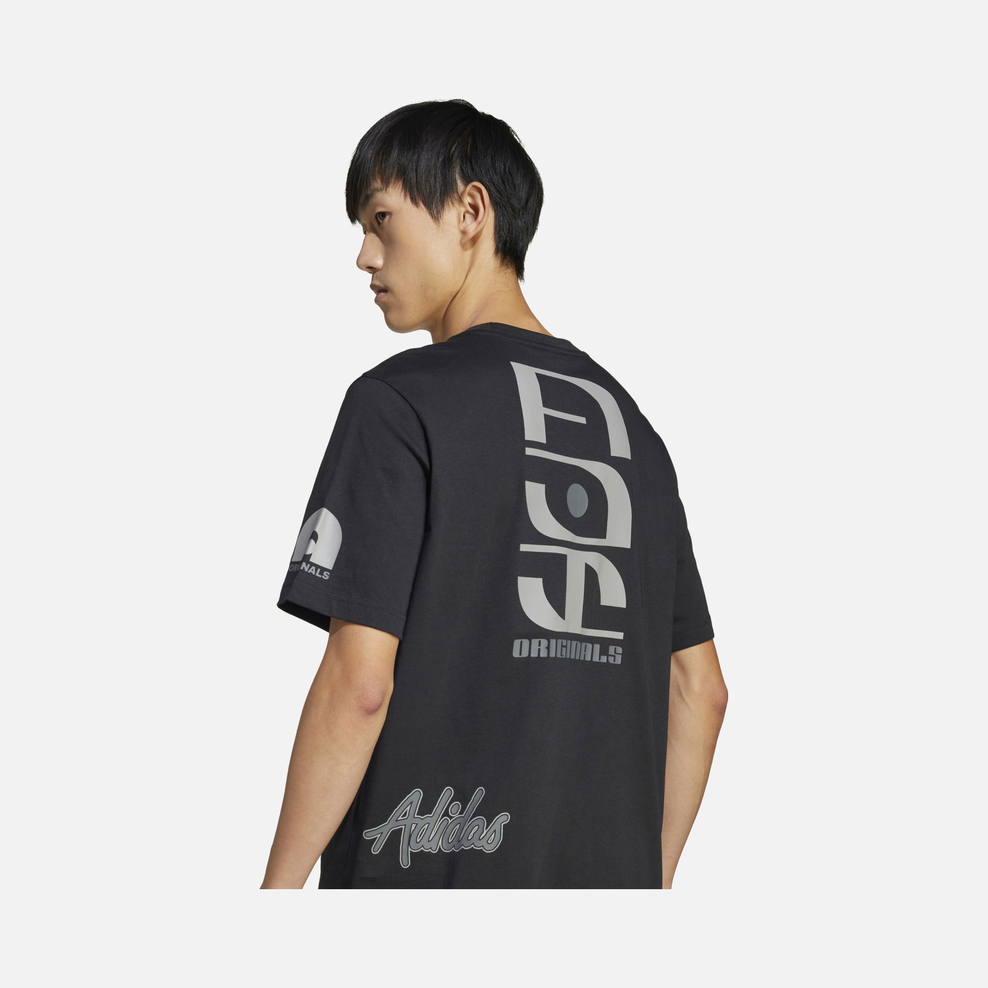 adidas Originals Q12 Sponsor Logo Graphics Loose and Comfortable Cut Short-Sleeve Erkek Tişört