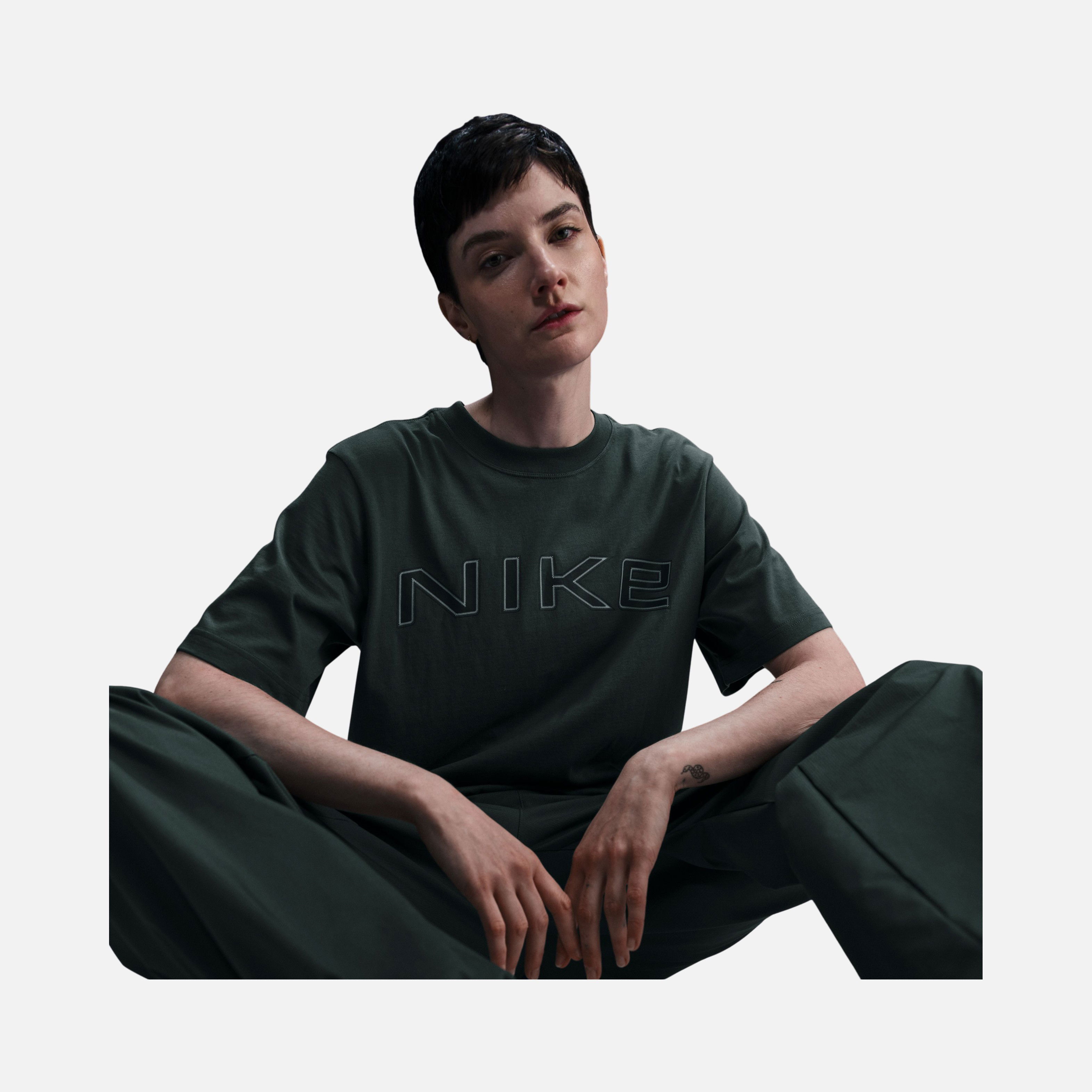 Nike Sportswear Phoenix Graphic Loose Short-Sleeve Kadın Tişört