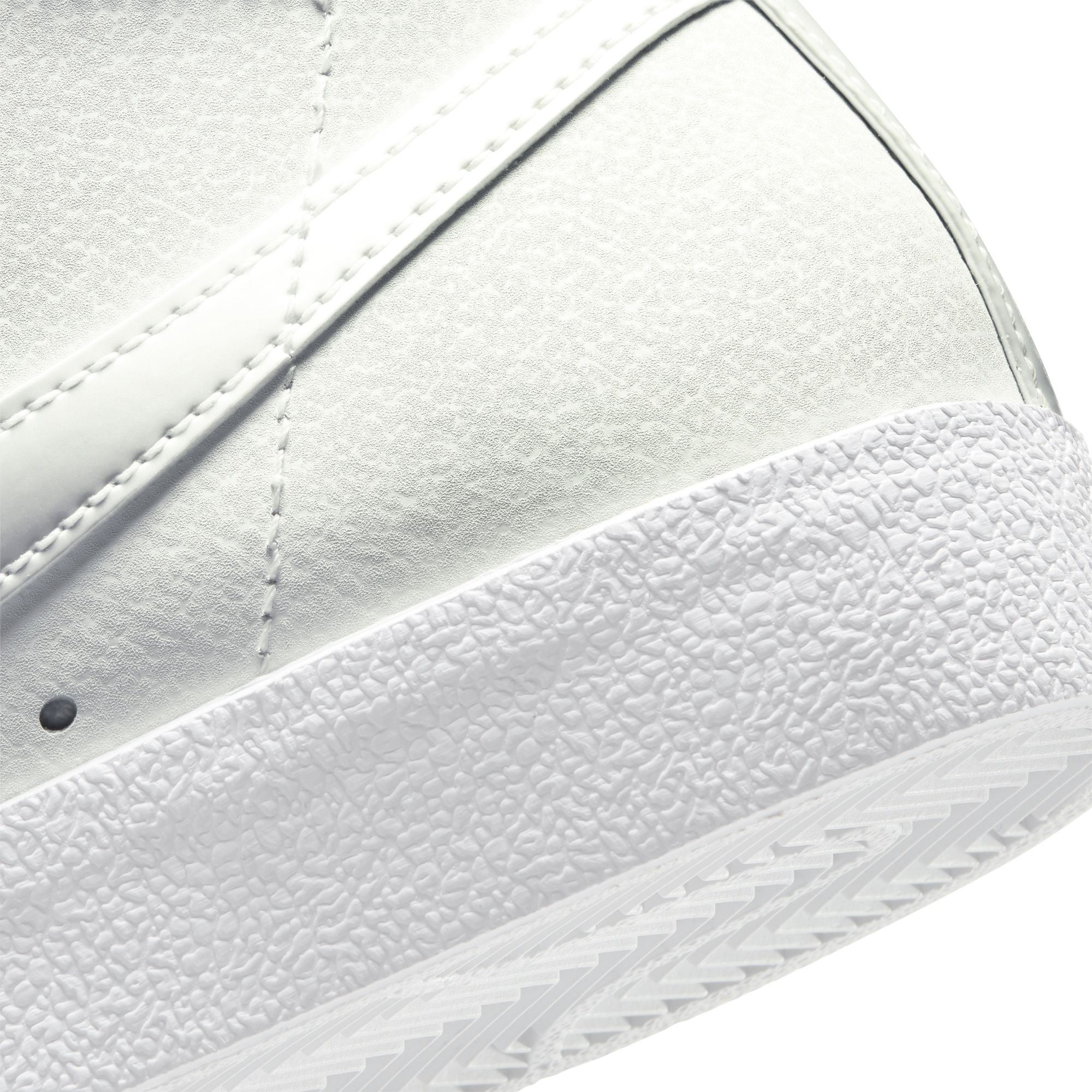 Nike Blazer Mid '77 Kadın Spor Ayakkabı