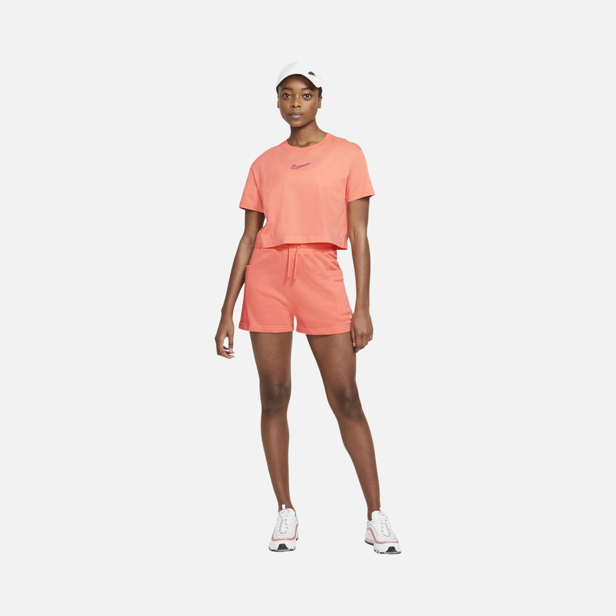 Nike Sportswear Cropped Dance Short-Sleeve Kadın Tişört