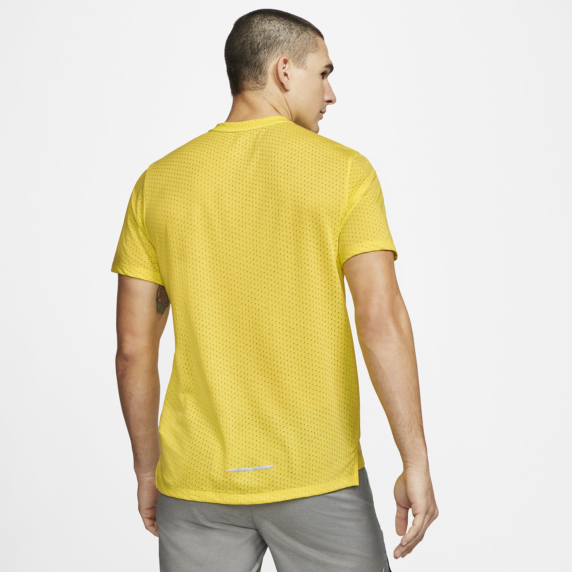 Nike Breathe Rise 365 Short Sleeve Erkek Tişört