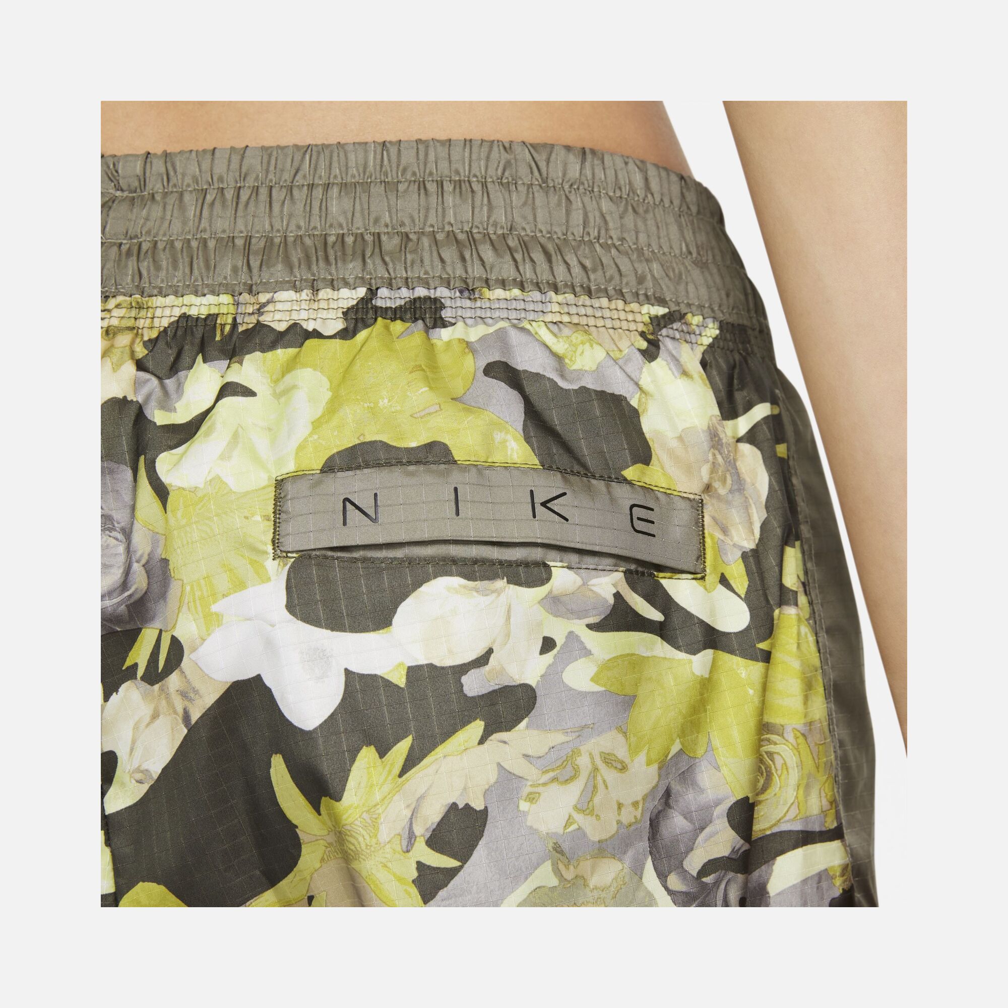Nike Sportswear Easy Woven Flover & Camouflage Print Pack Kadın Eşofman Altı