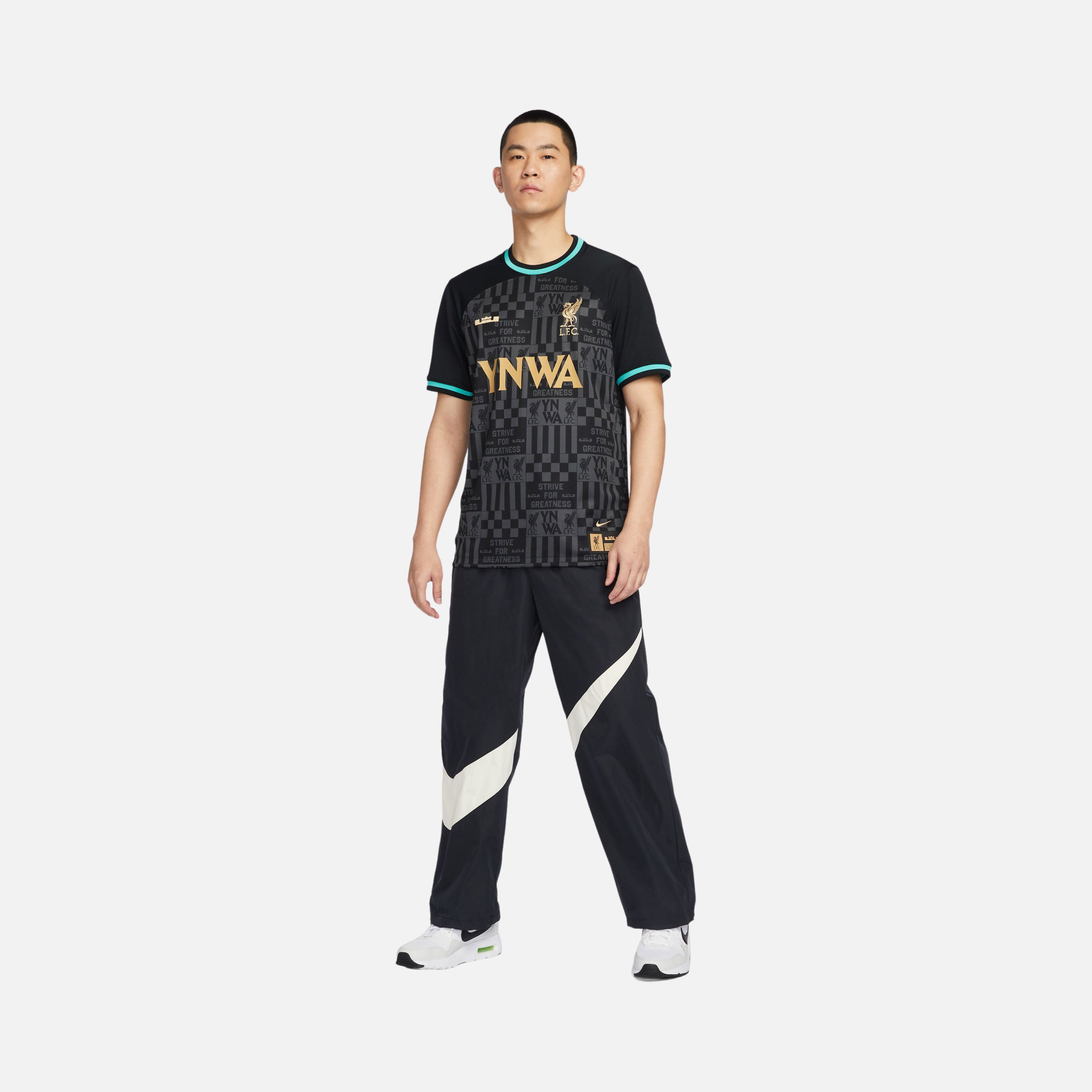 Nike Liverpool F.C. x LeBron James Dri-Fit Stadium Erkek Forma