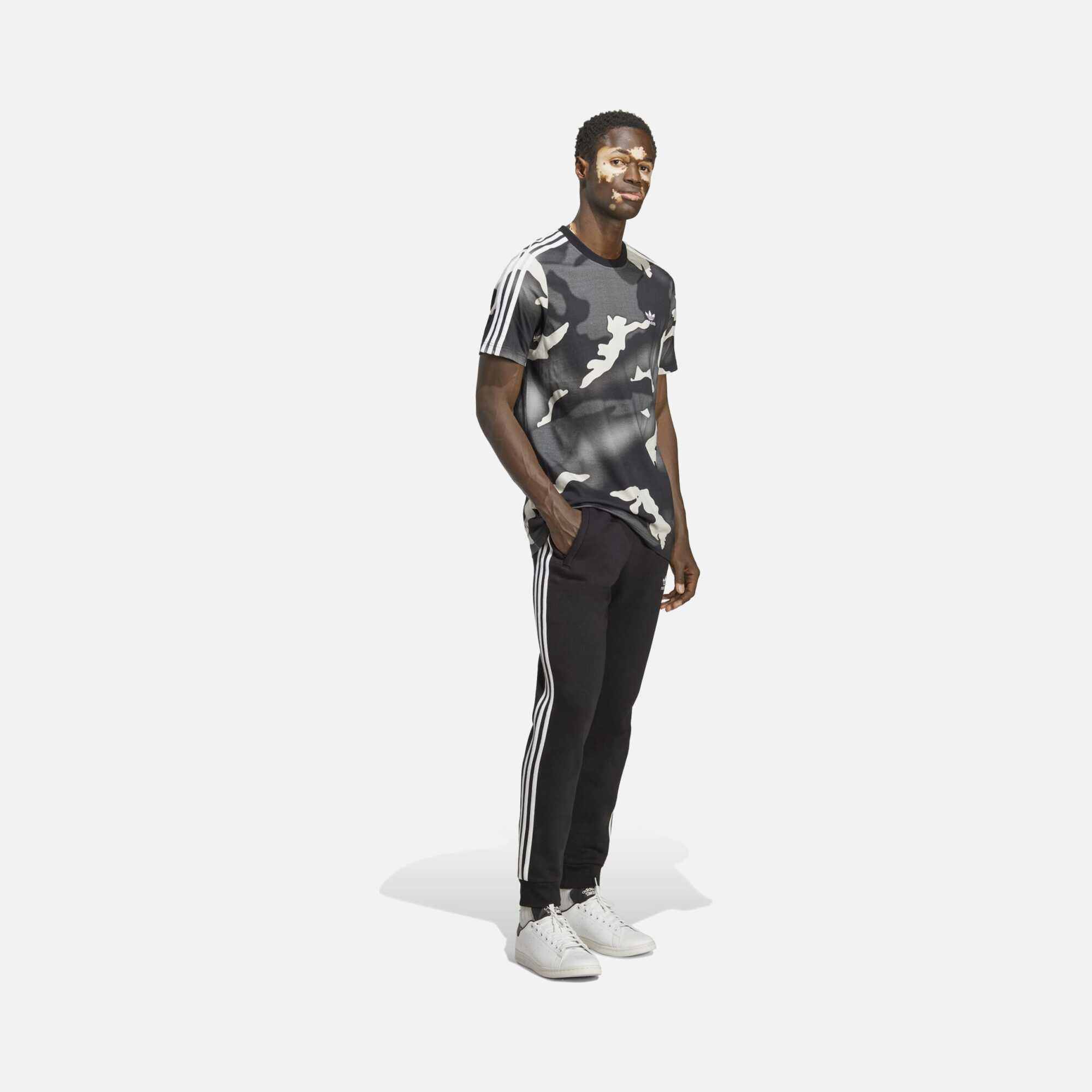 adidas Sportswear Graphics Camouflage Allover Short-Sleeve Erkek Tişört