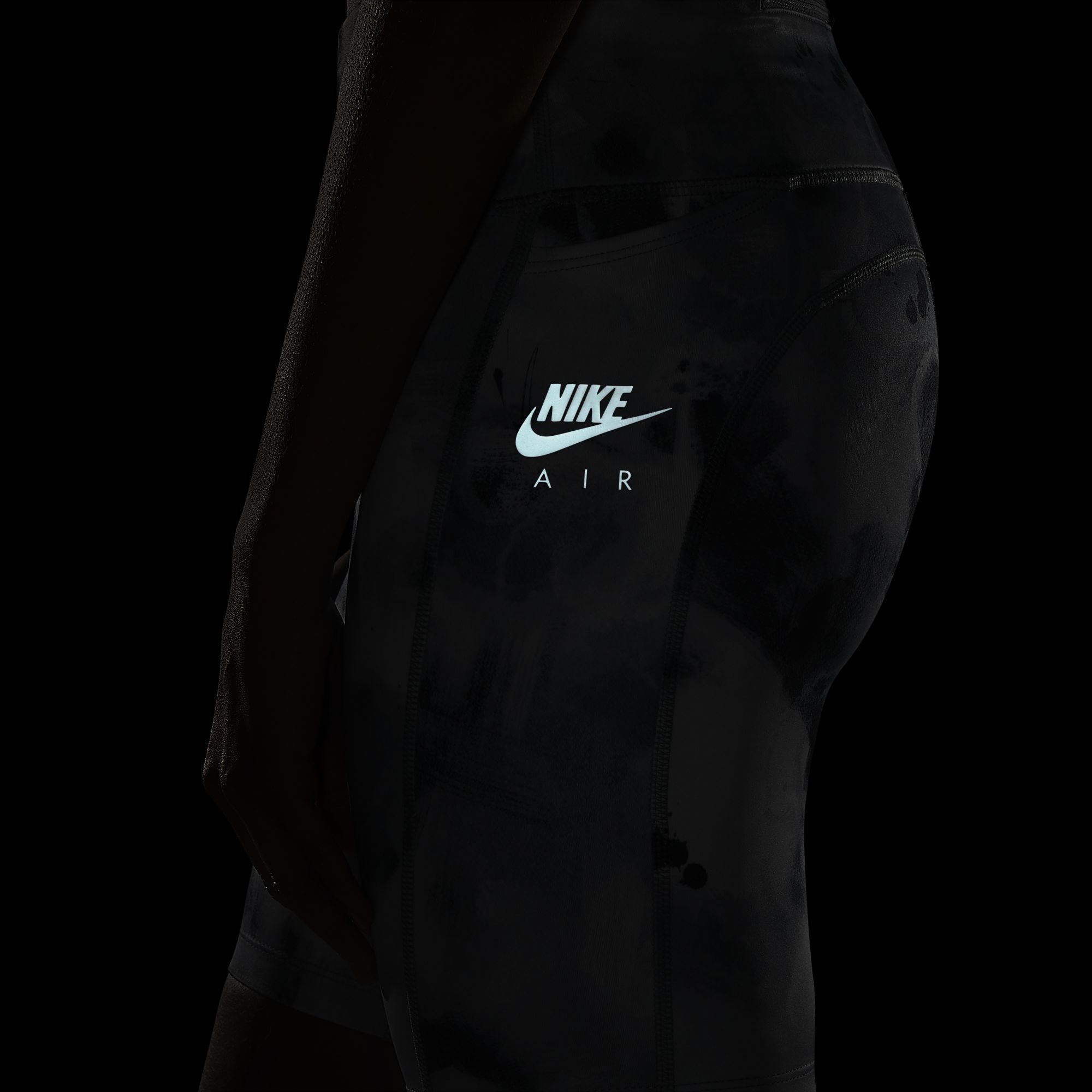 Nike Air Dri-Fit Fast 18cm (approx.) Running Mid-Rise Kadın Şort