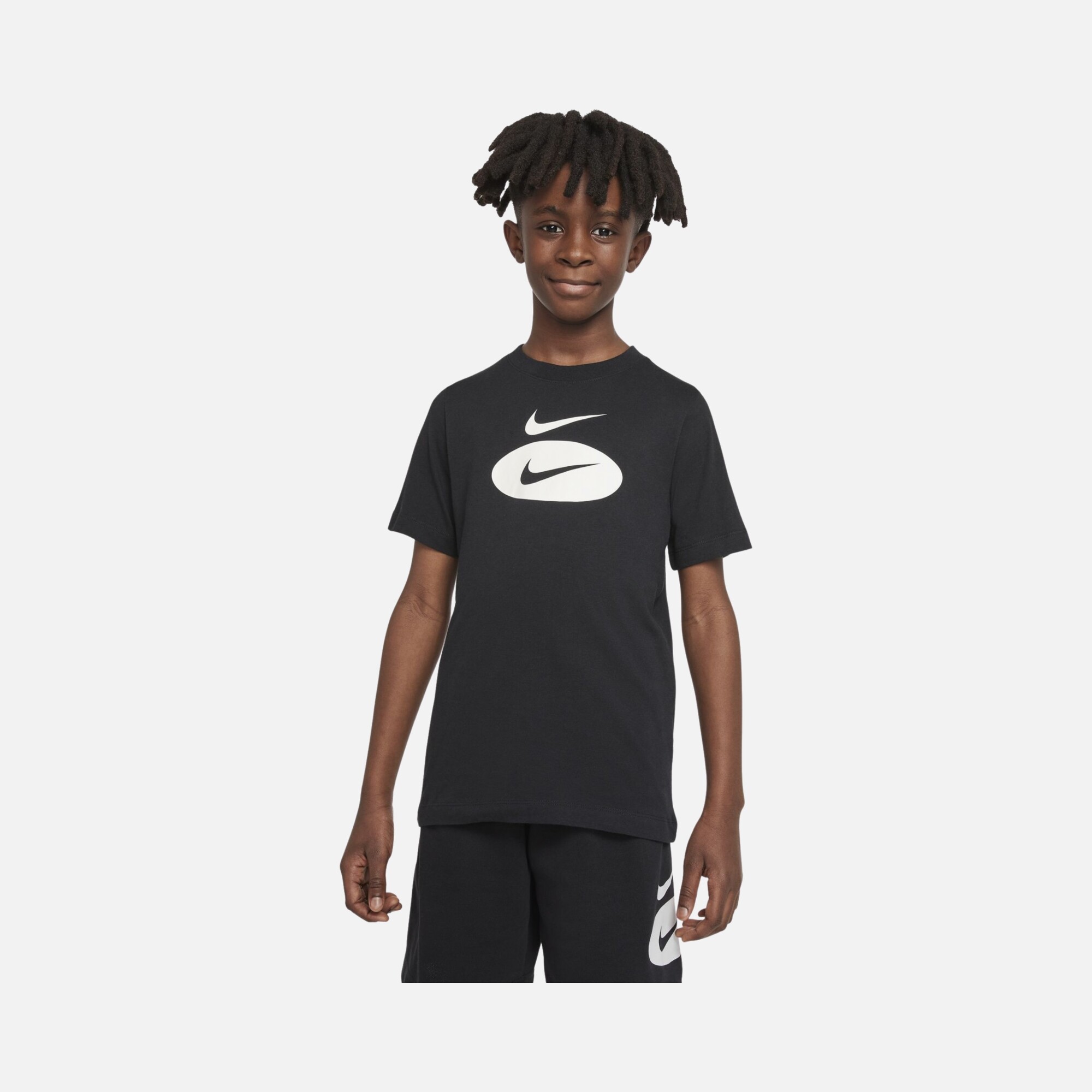 Nike Sportswear Essentials+ Core 1 Short-Sleeve (Boys') Çocuk Tişört