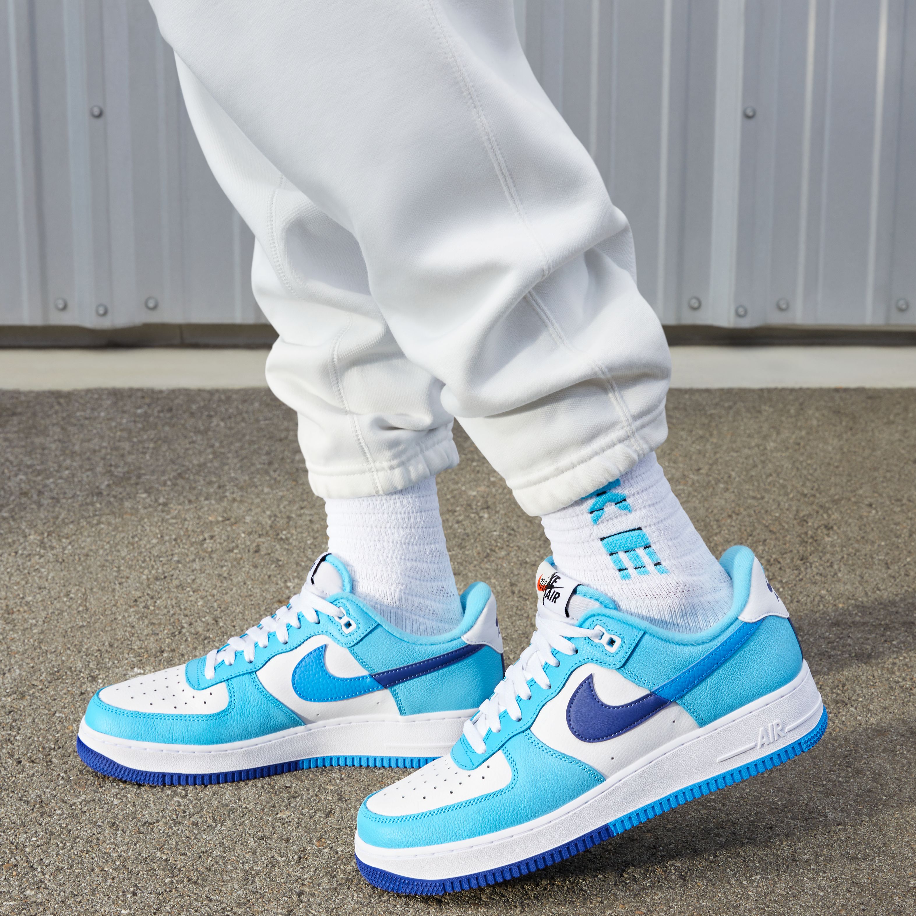 Nike Air Force 1 '07 LV8 ''Split Color Swoosh Logo'' Erkek Spor Ayakkabı
