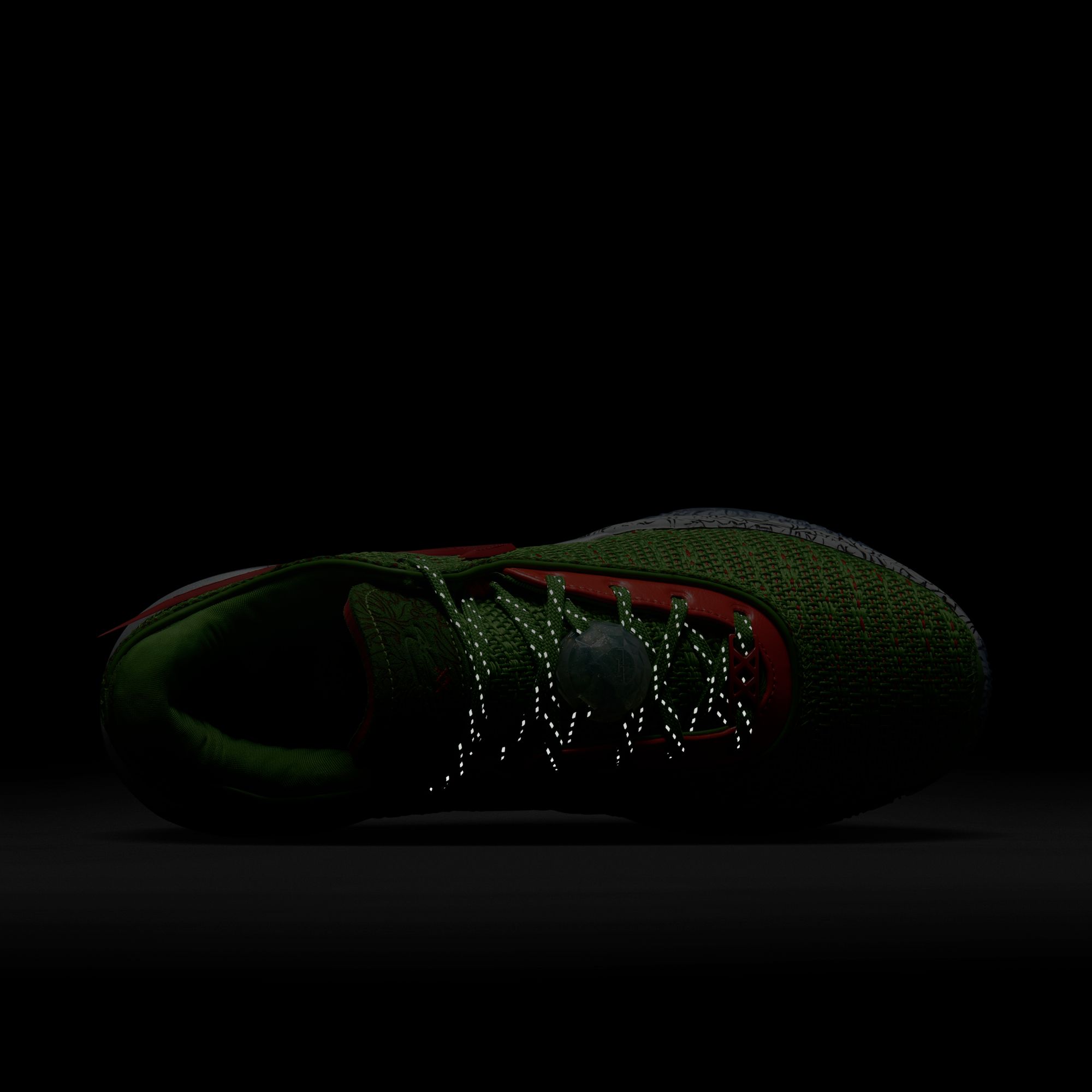 Nike LeBron James XX ''Stocking Stuffer'' Erkek Basketbol Ayakkabısı