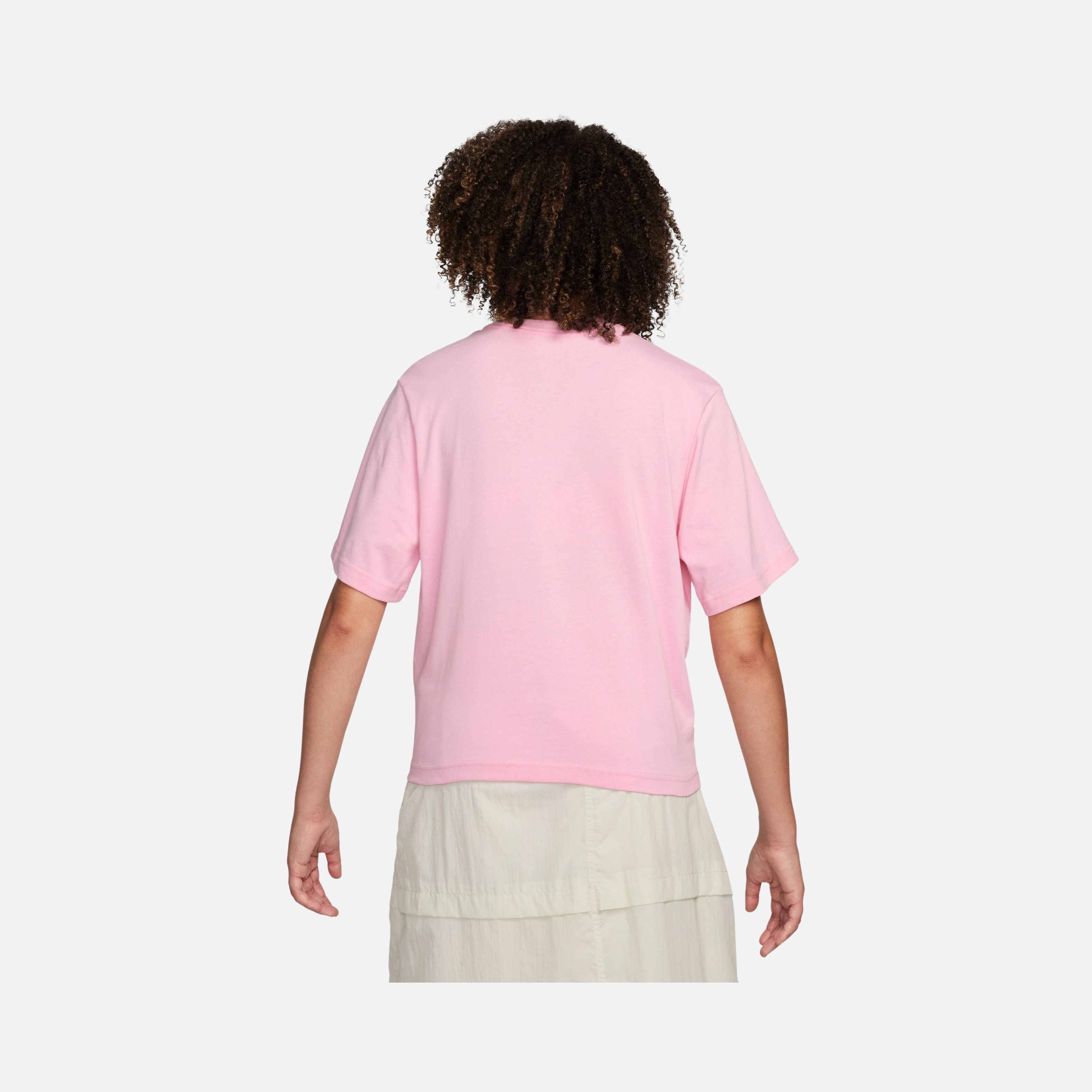 Nike Sportswear ''Love is in the Couple'' Graphic Oc 1 Boxy Vday Short-Sleeve Kadın Tişört