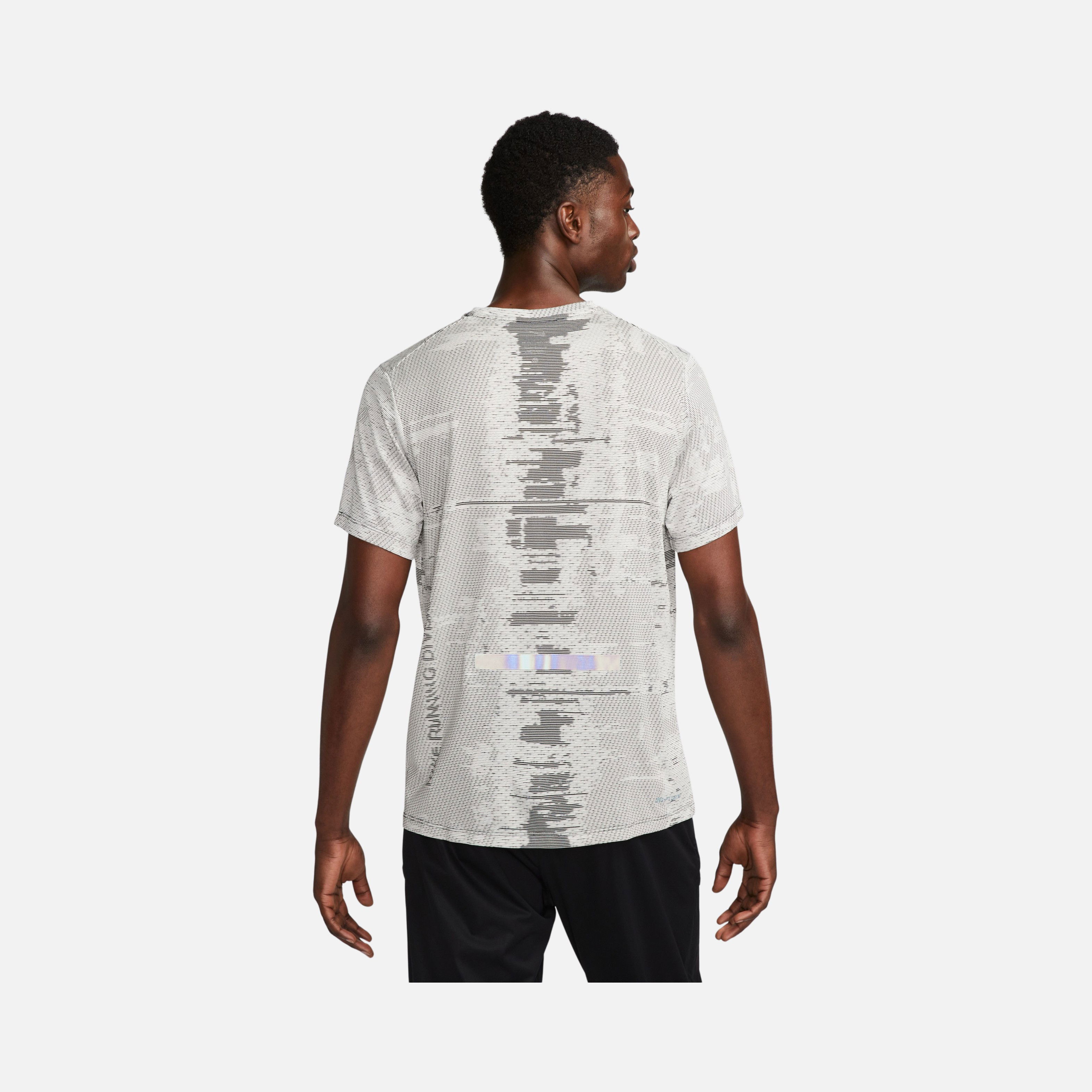 Nike Dri-Fit ADV Run Division Techknit Running Short-Sleeve Erkek Tişört