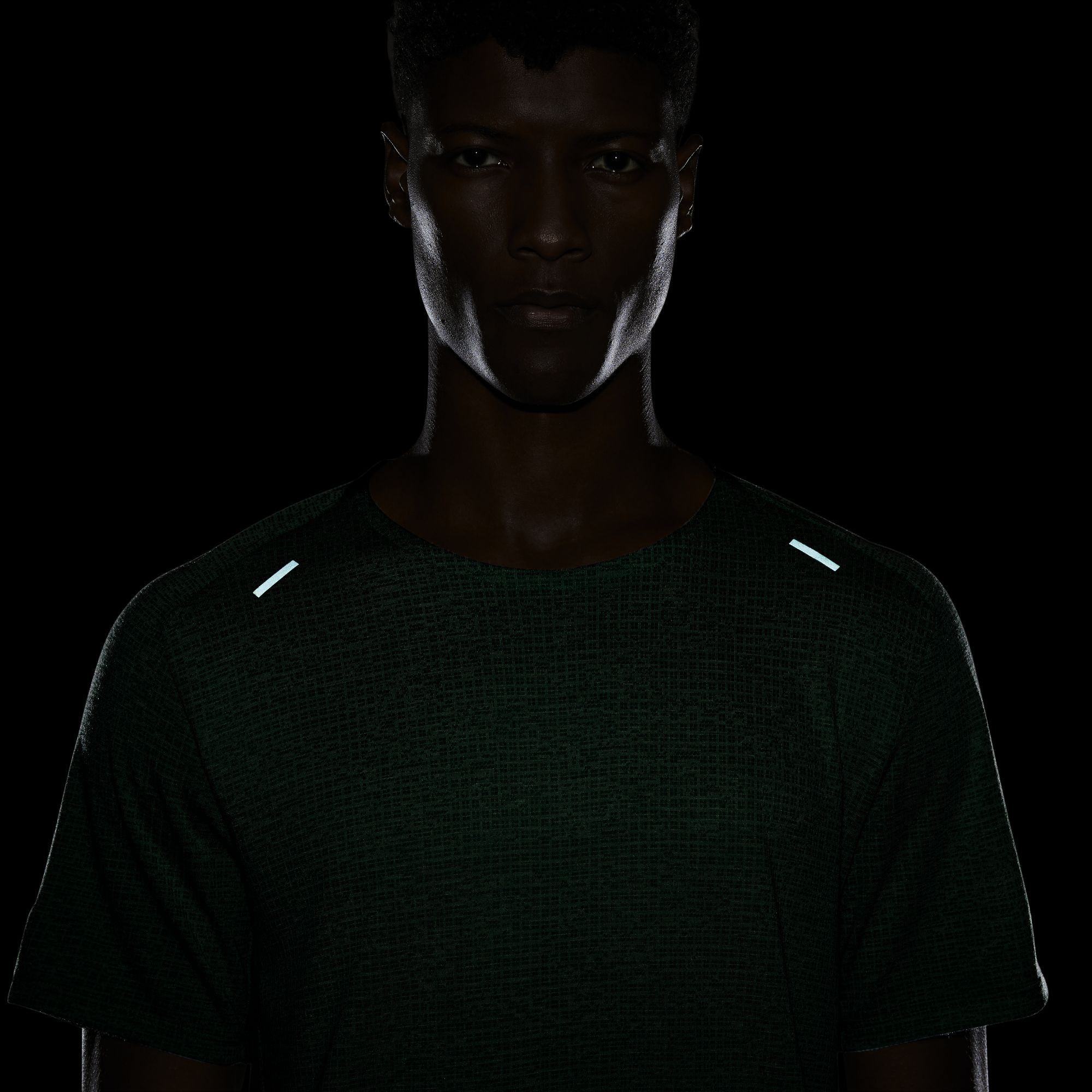 Nike Dri-Fit Run Division Running Short-Sleeve Erkek Tişört