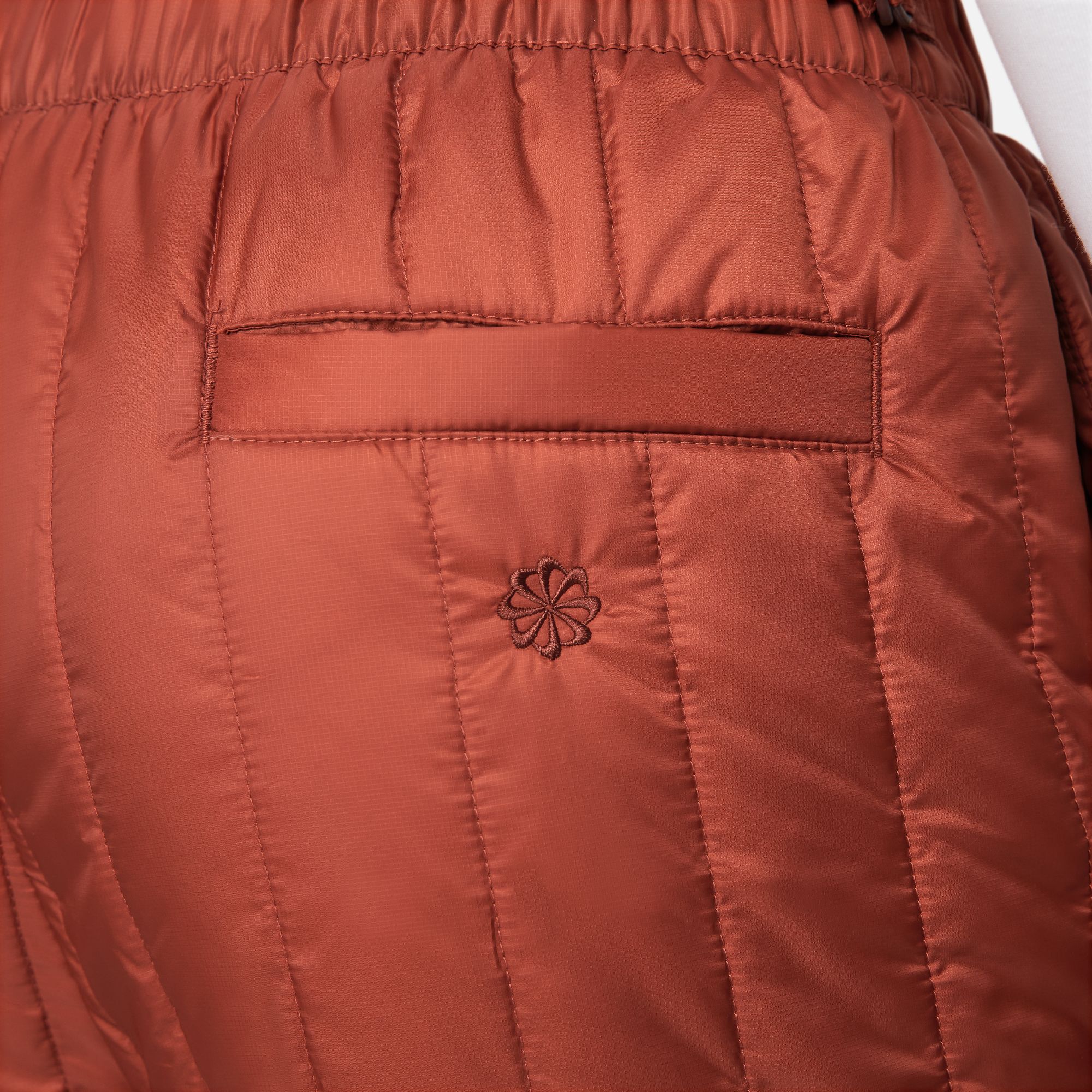 Nike Sportswear Therma-Fit Tech Pack Quilted High-Rise Kadın Eşofman Altı