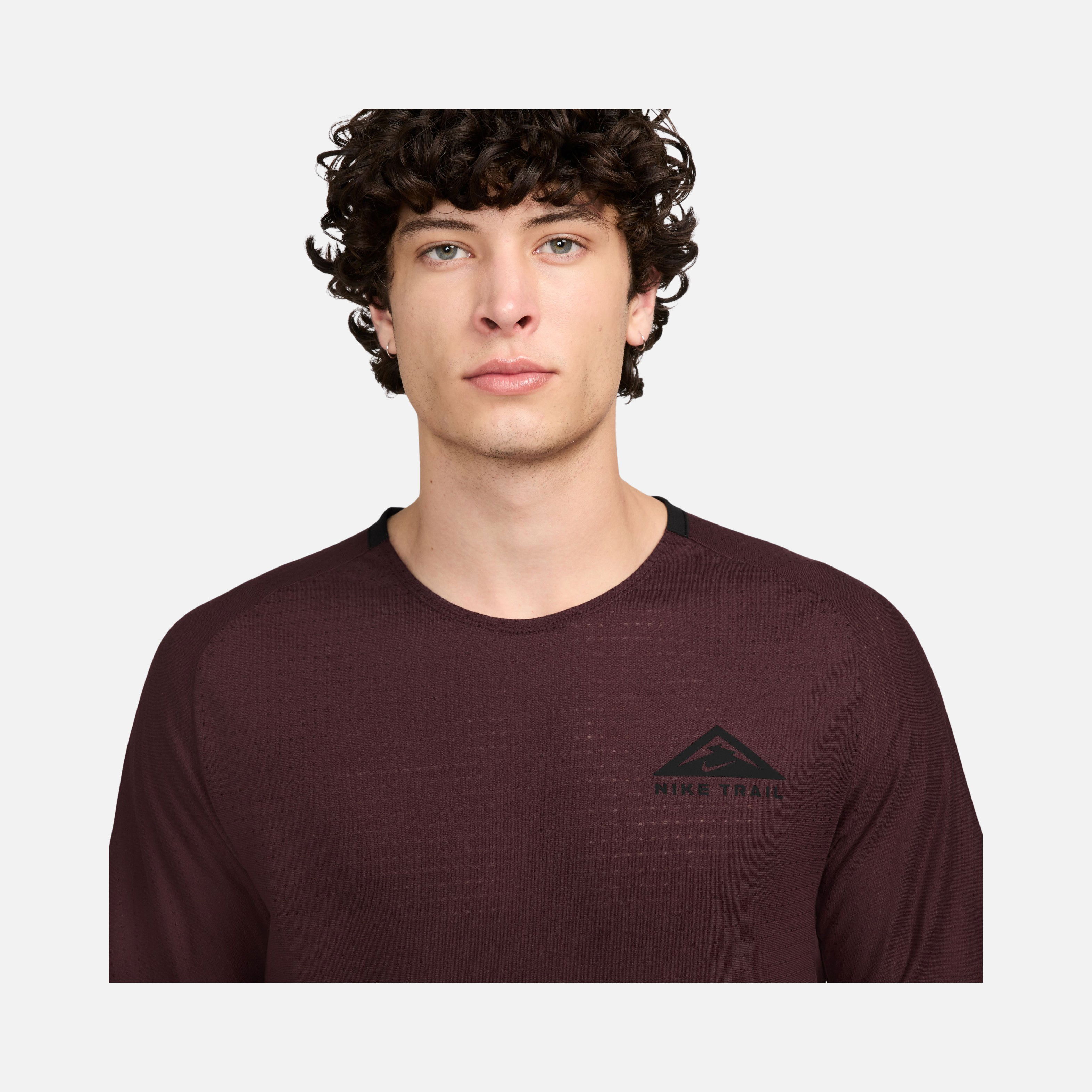 Nike Dri-Fit Trail Solar Chase Running Short-Sleeve Erkek Tişört