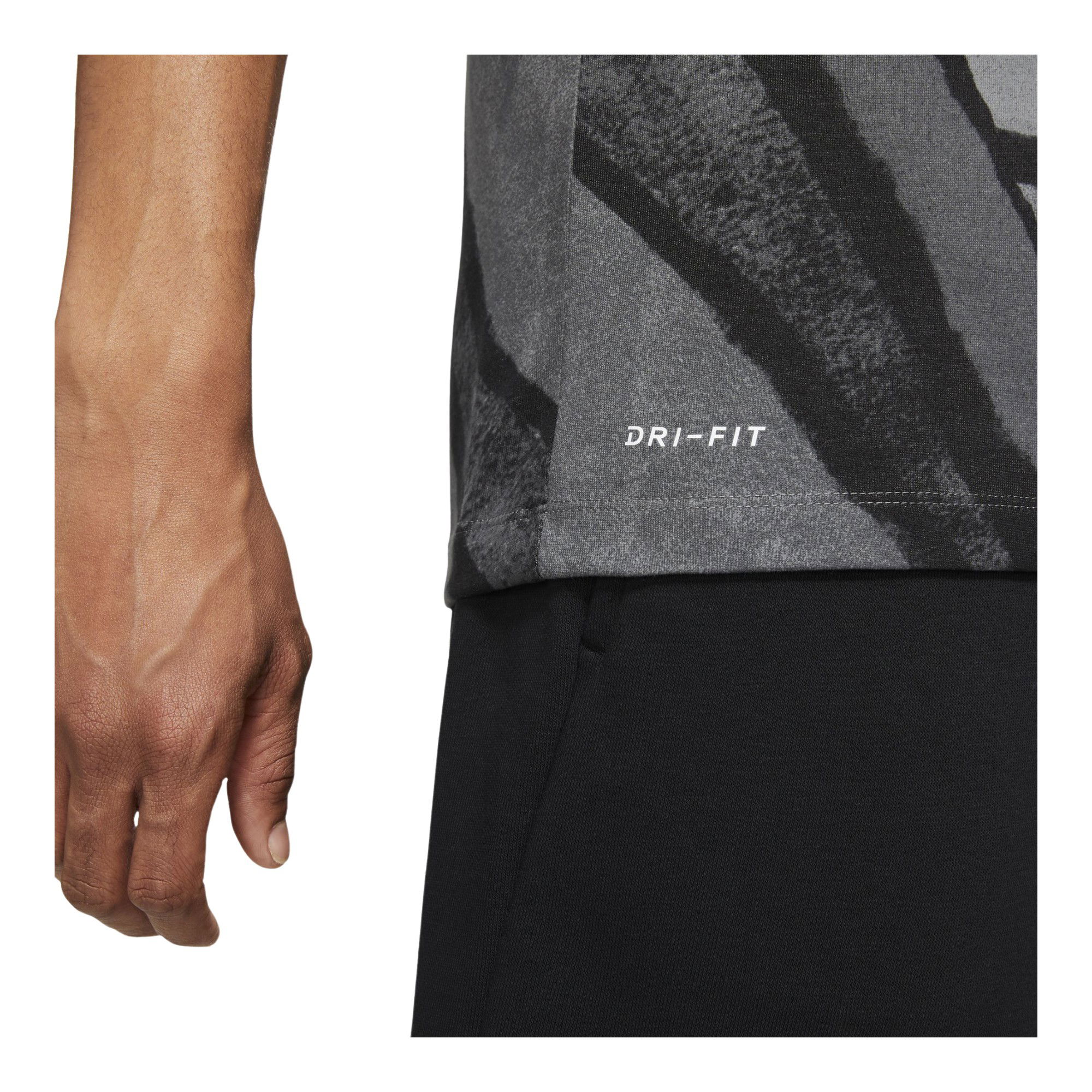 Nike Dri-Fit Printed Training Short-Sleeve Erkek Tişört