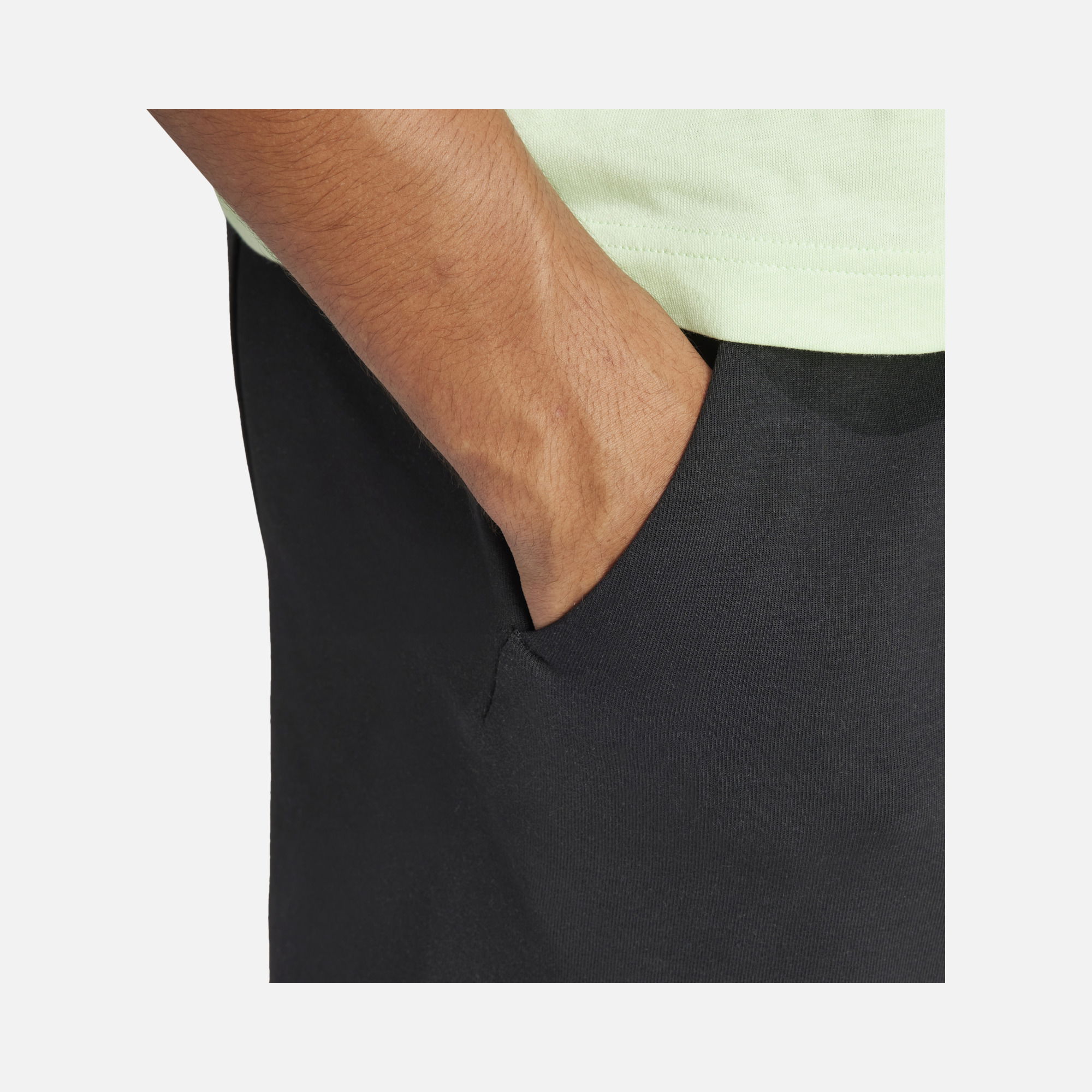 adidas Sportswear Future Icons Badge of Sport Logo Erkek Şort