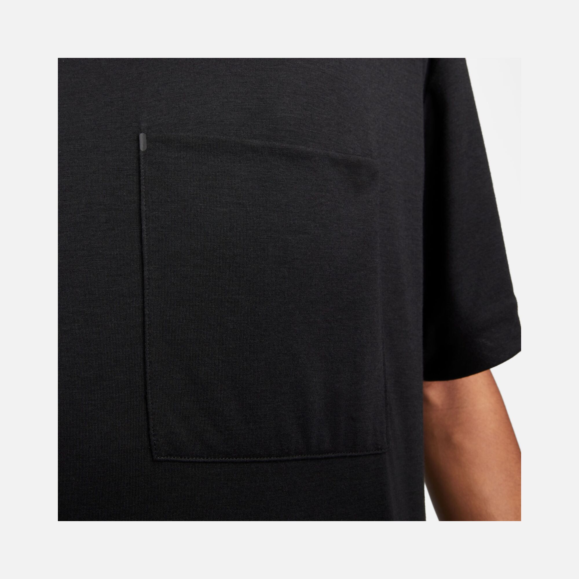 Nike Dri-Fit Sportswear Tech Pack Short-Sleeve Erkek Tşört