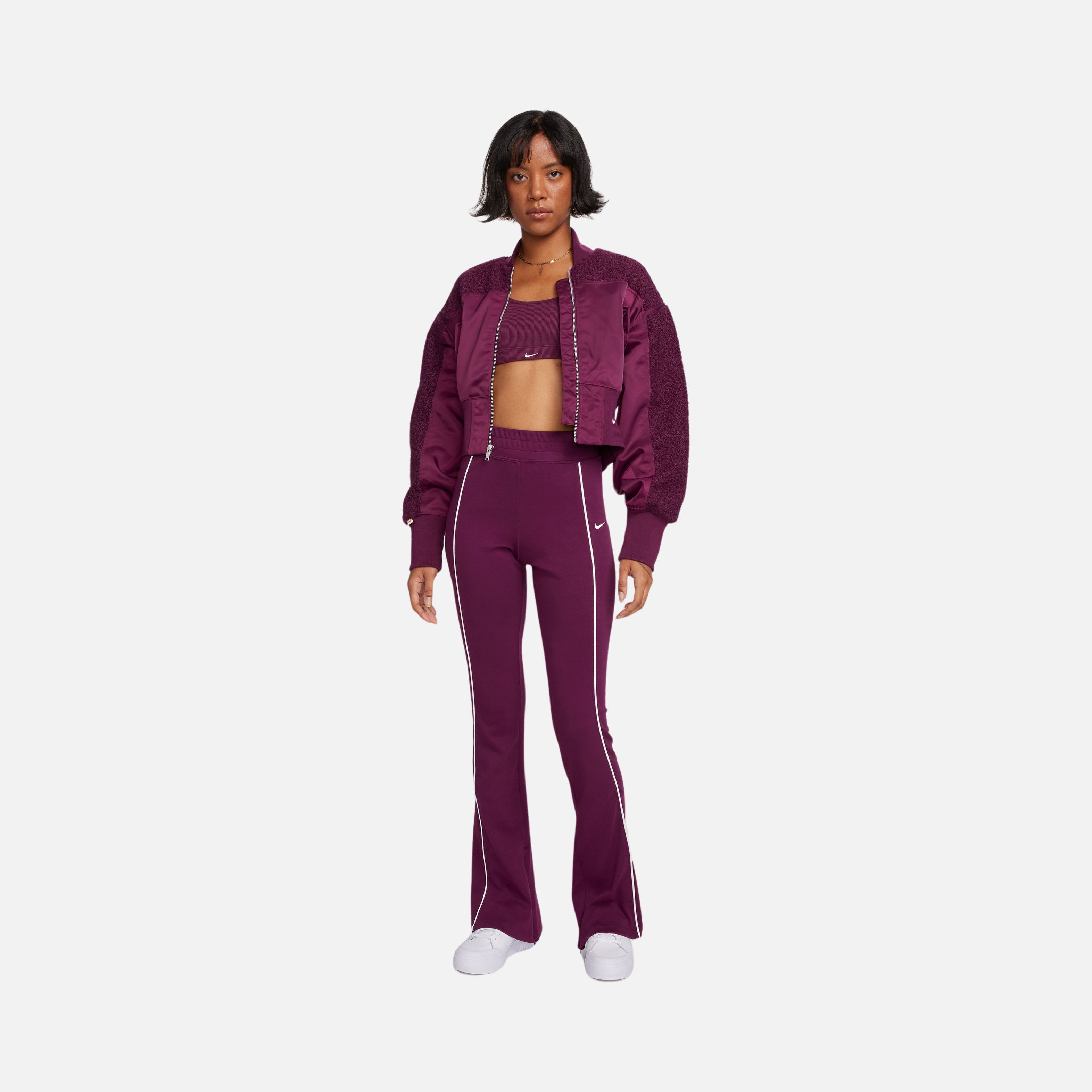 Nike Sportswear Collection Slit-Hem Kadın Pantolon